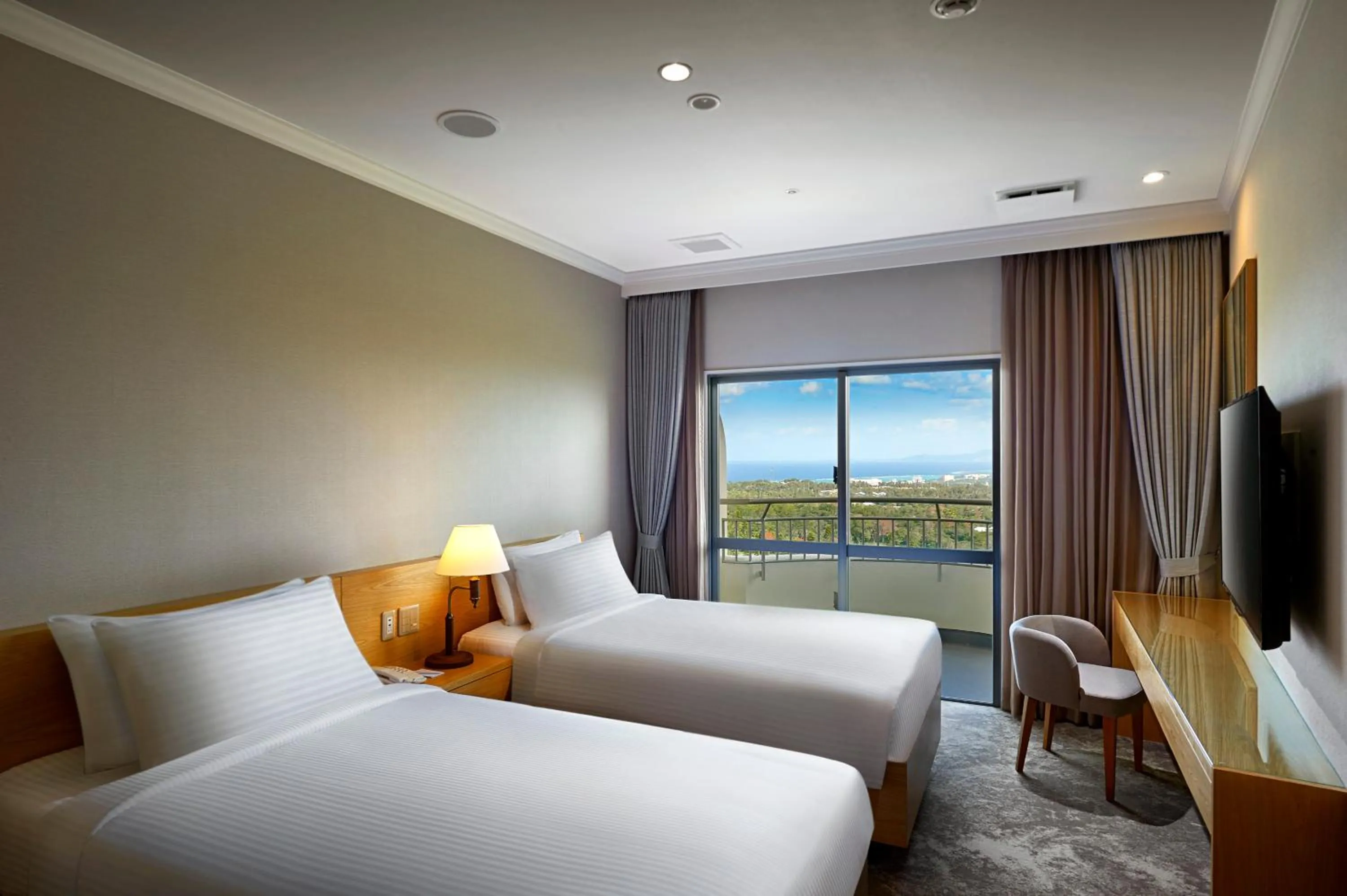 Standard Twin Room with Garden View in ANA Crowne Plaza Resort Okinawa Uruma Hills By IHG