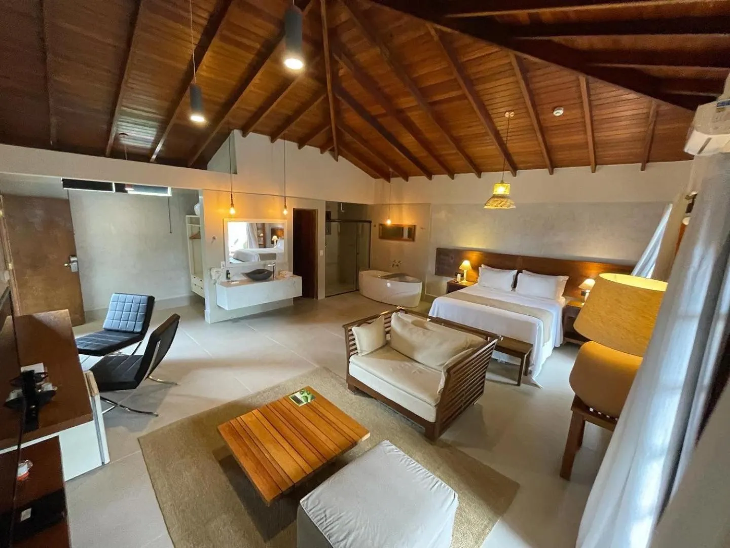 Quadruple Room with Bath in Hiu Hotel