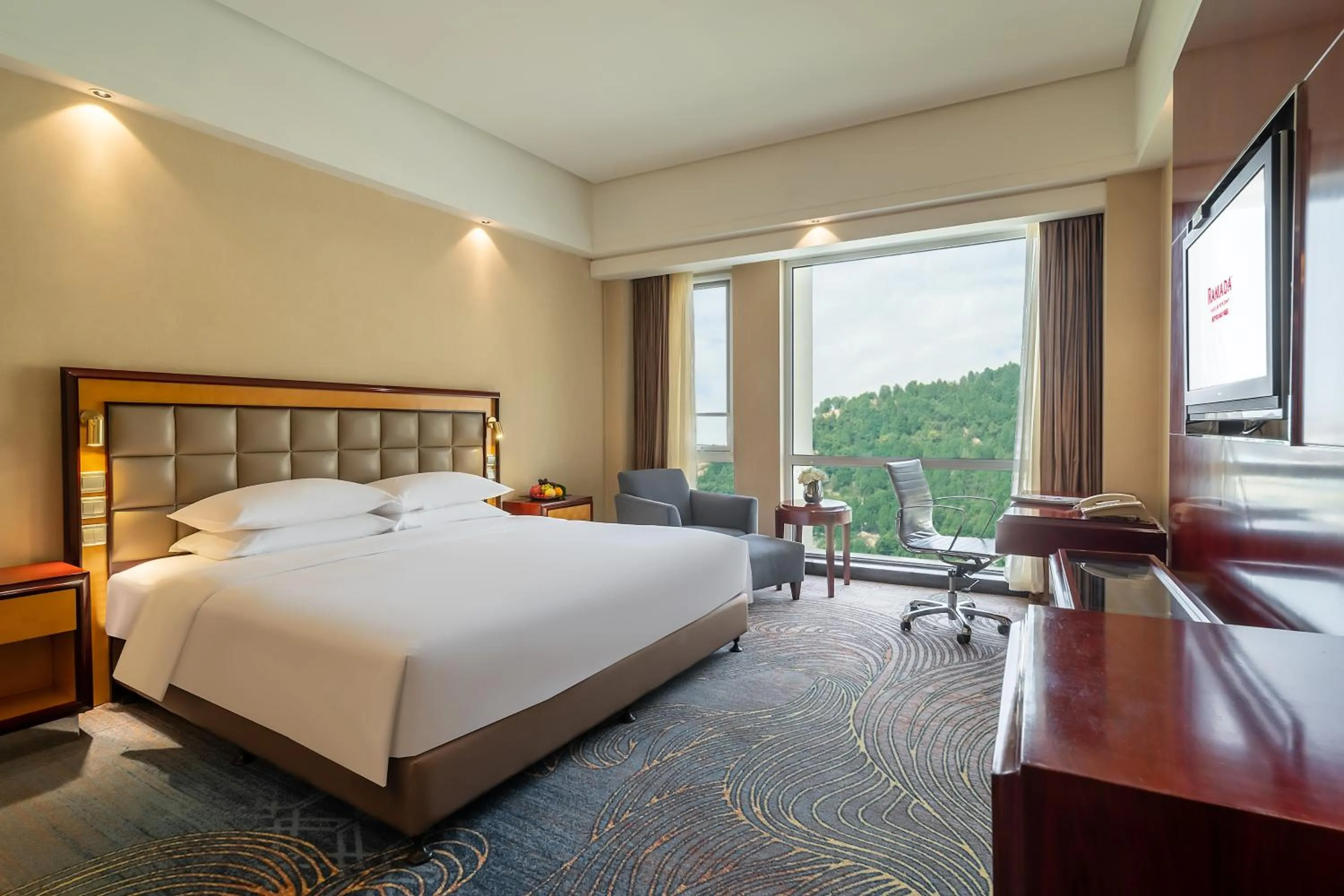 Deluxe King Room with View - Non-Smoking in Ramada Plaza By Wyndham Taian