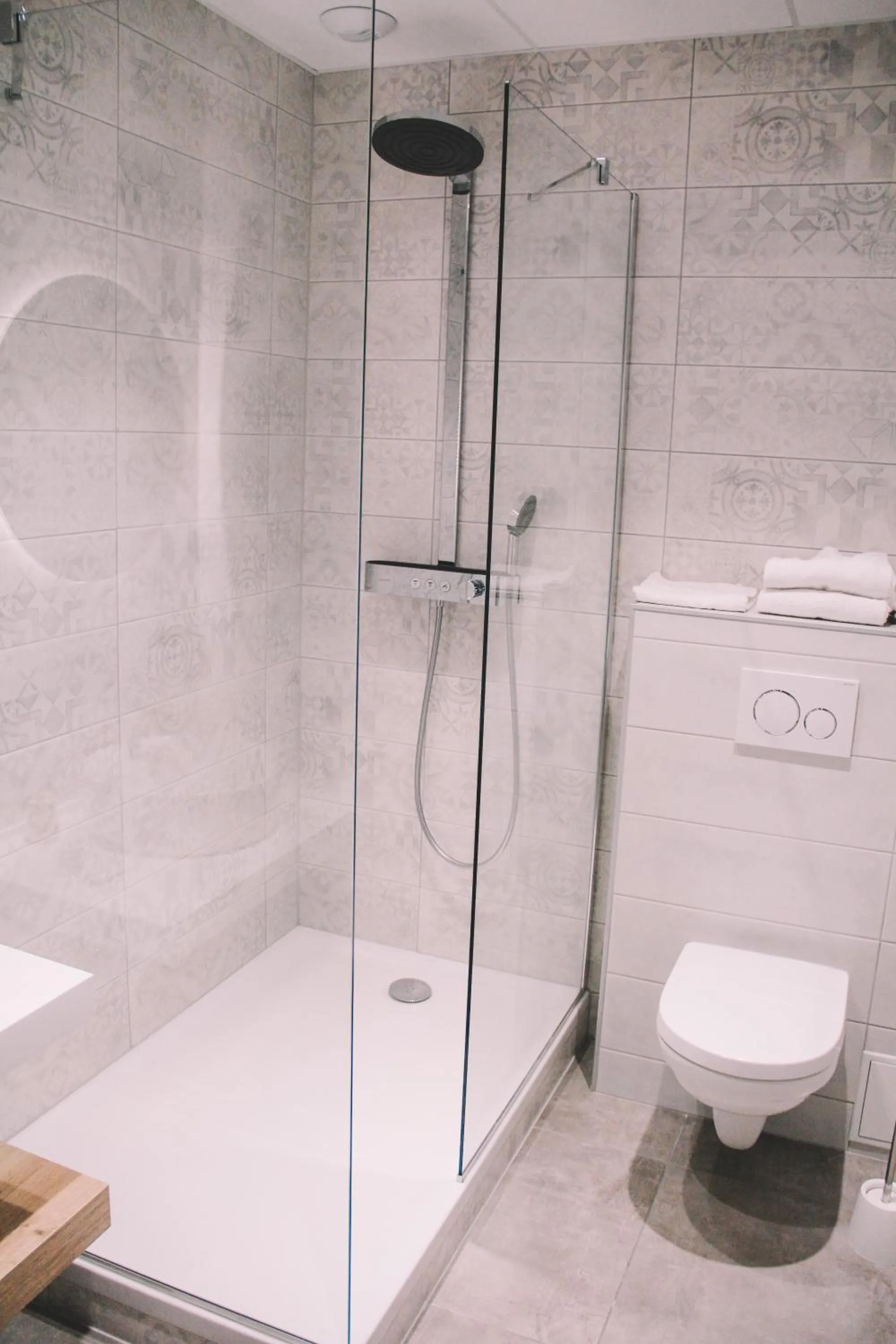 Comfort Quadruple Room (1 double bed, 1 single bed, 1 child bed) in The Originals Boutique, Hôtel Le Pariou, Issoire