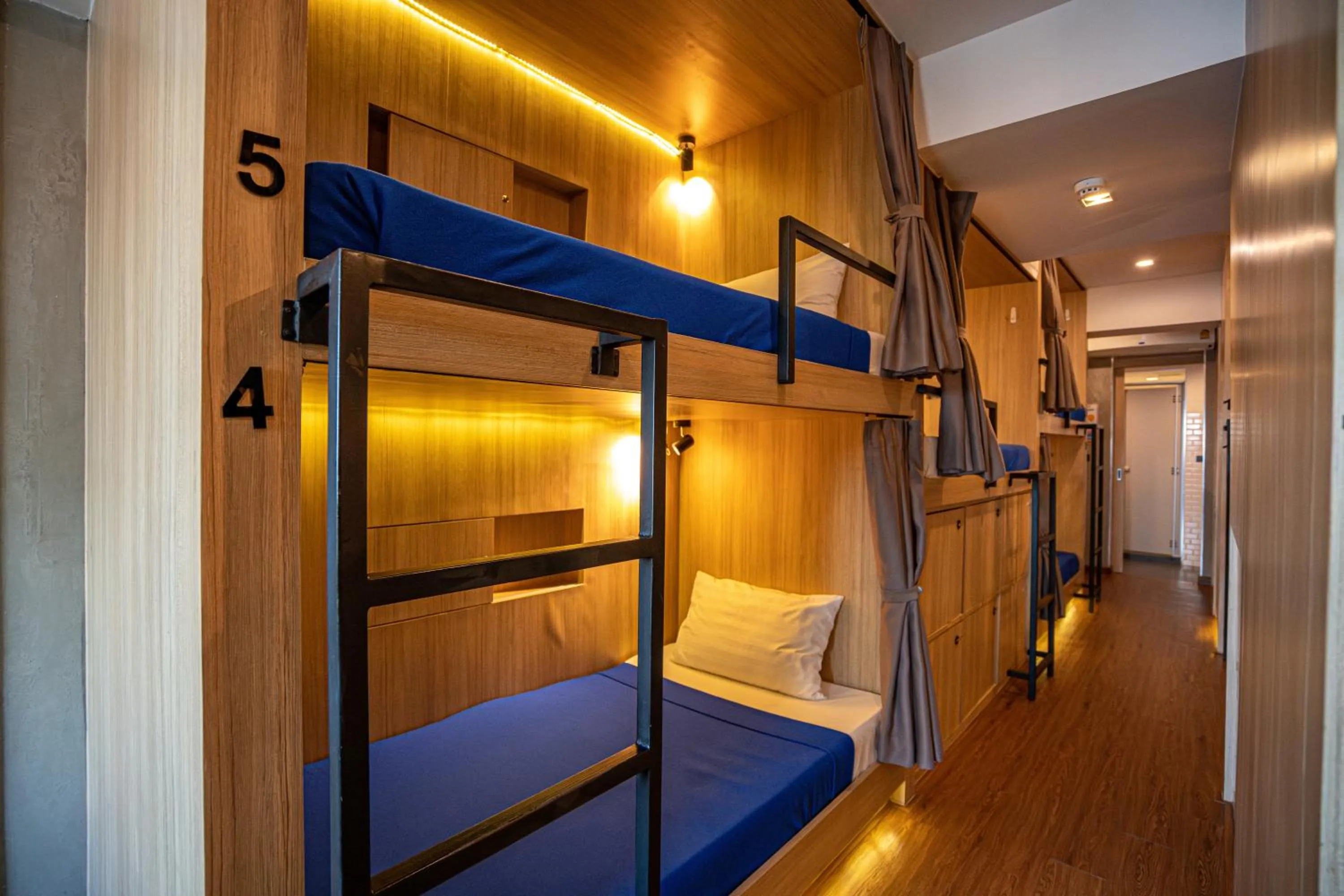 Single Bed in Mixed Dormitory Room in Patong Poshtel