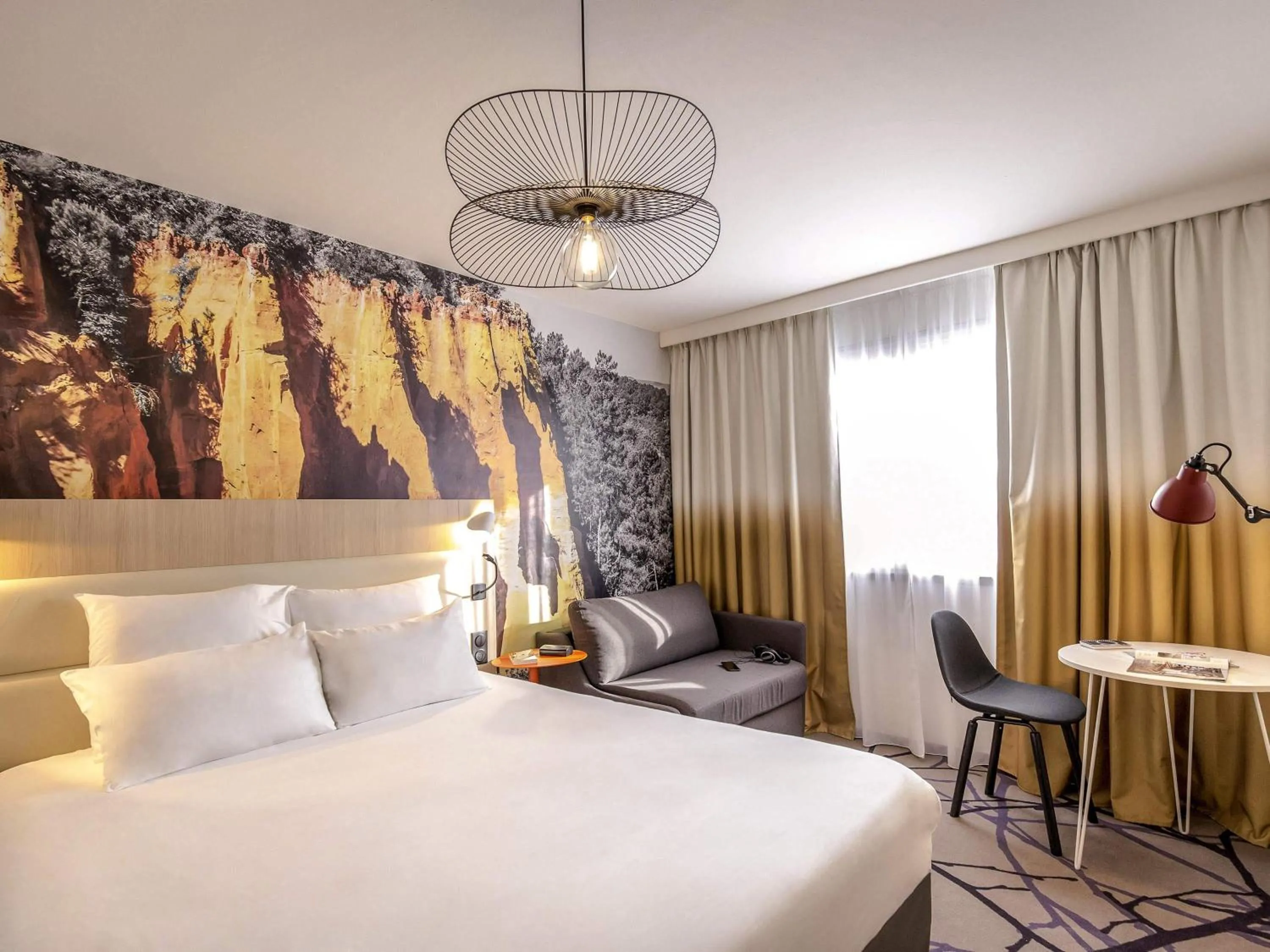 Classic Room with One Double Bed and One Single Bed in Mercure Cavaillon