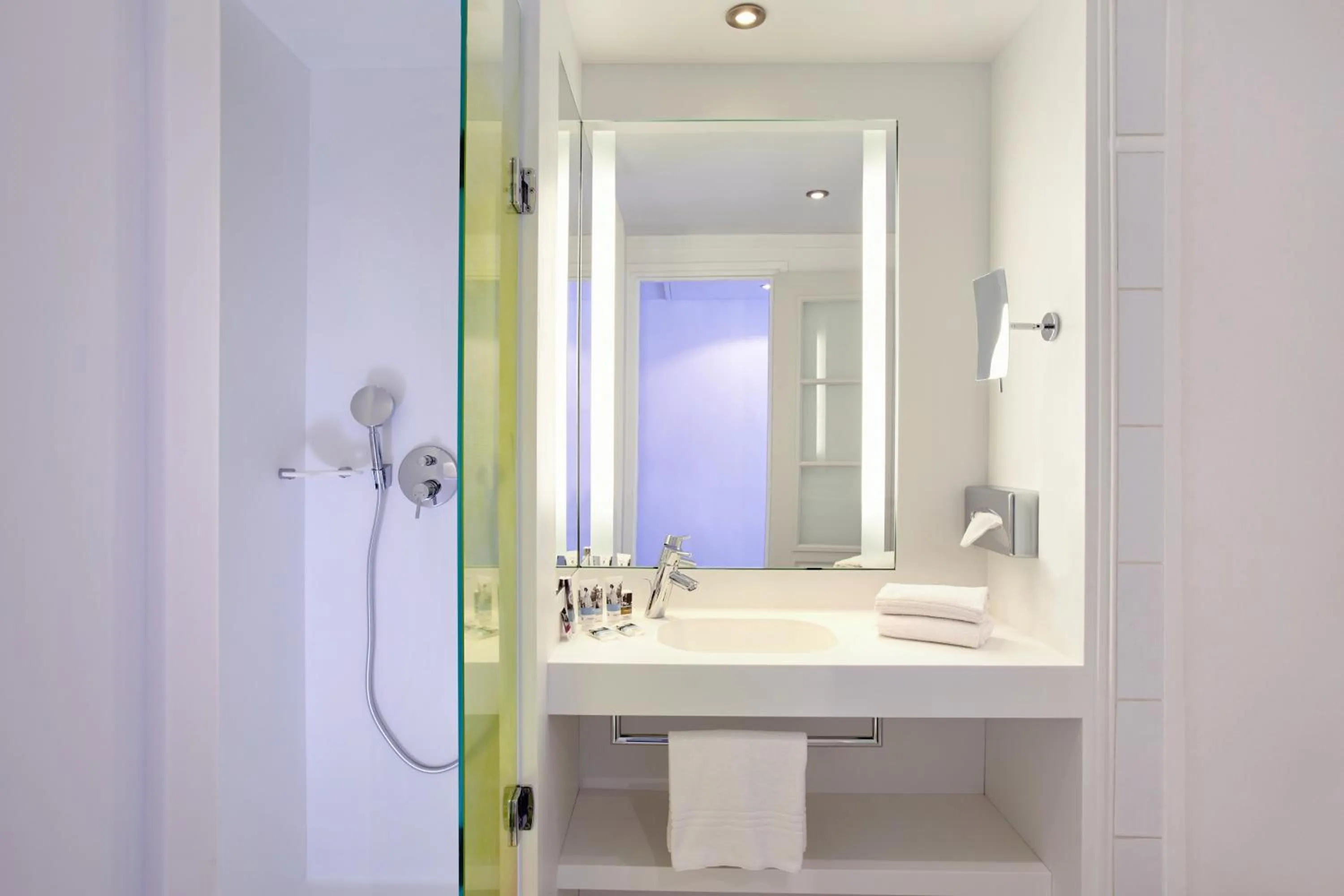 Privilege Room with 1 Double Bed, Balcony/shared terrace in Mercure Rouen Centre Cathédrale