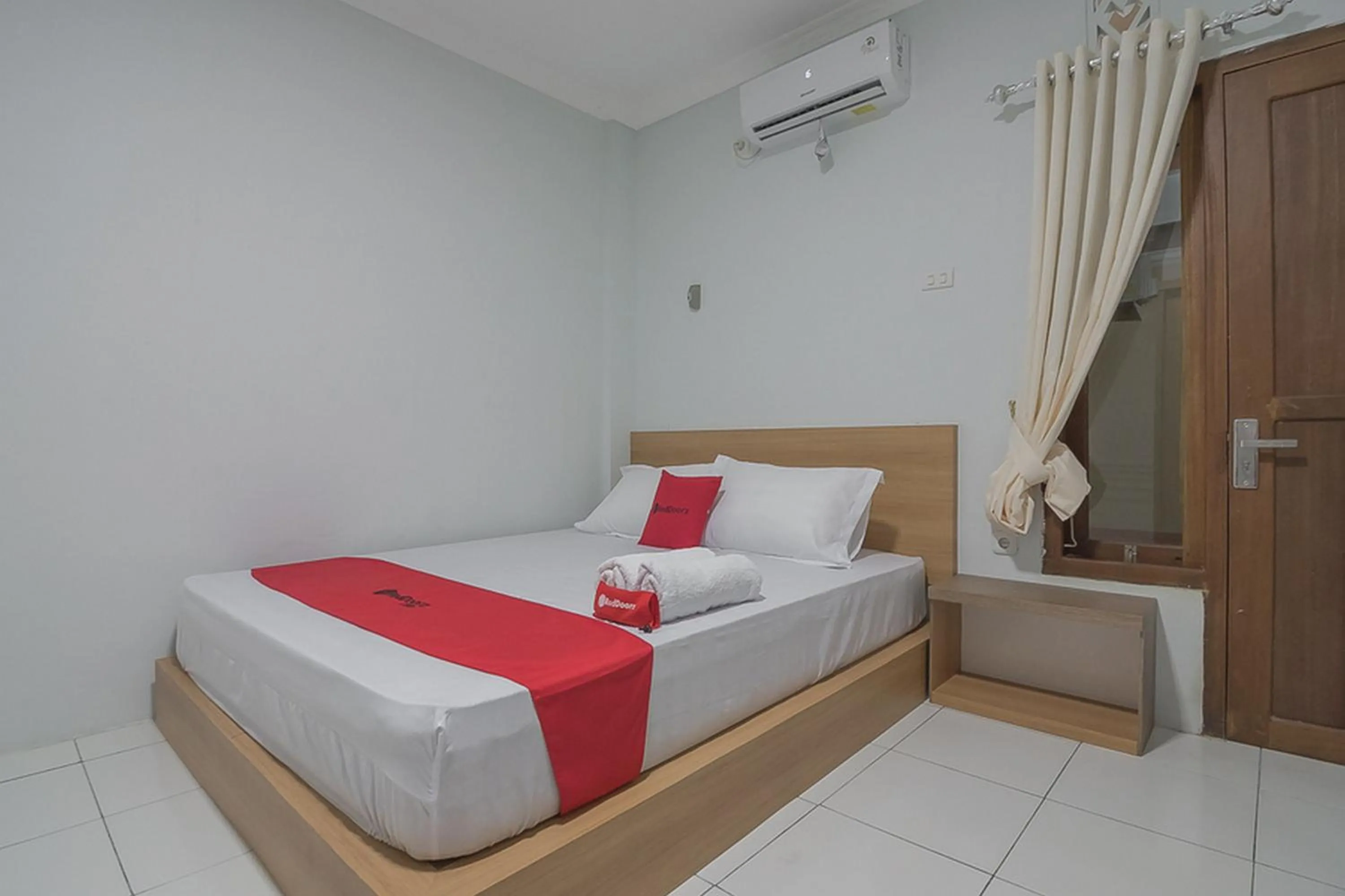 Double Room in RedDoorz near RSUD Dr Abdul Aziz Singkawang
