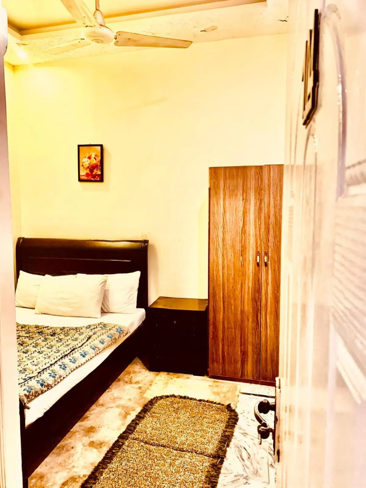 Twin Room in Swiss Cottage Hotel