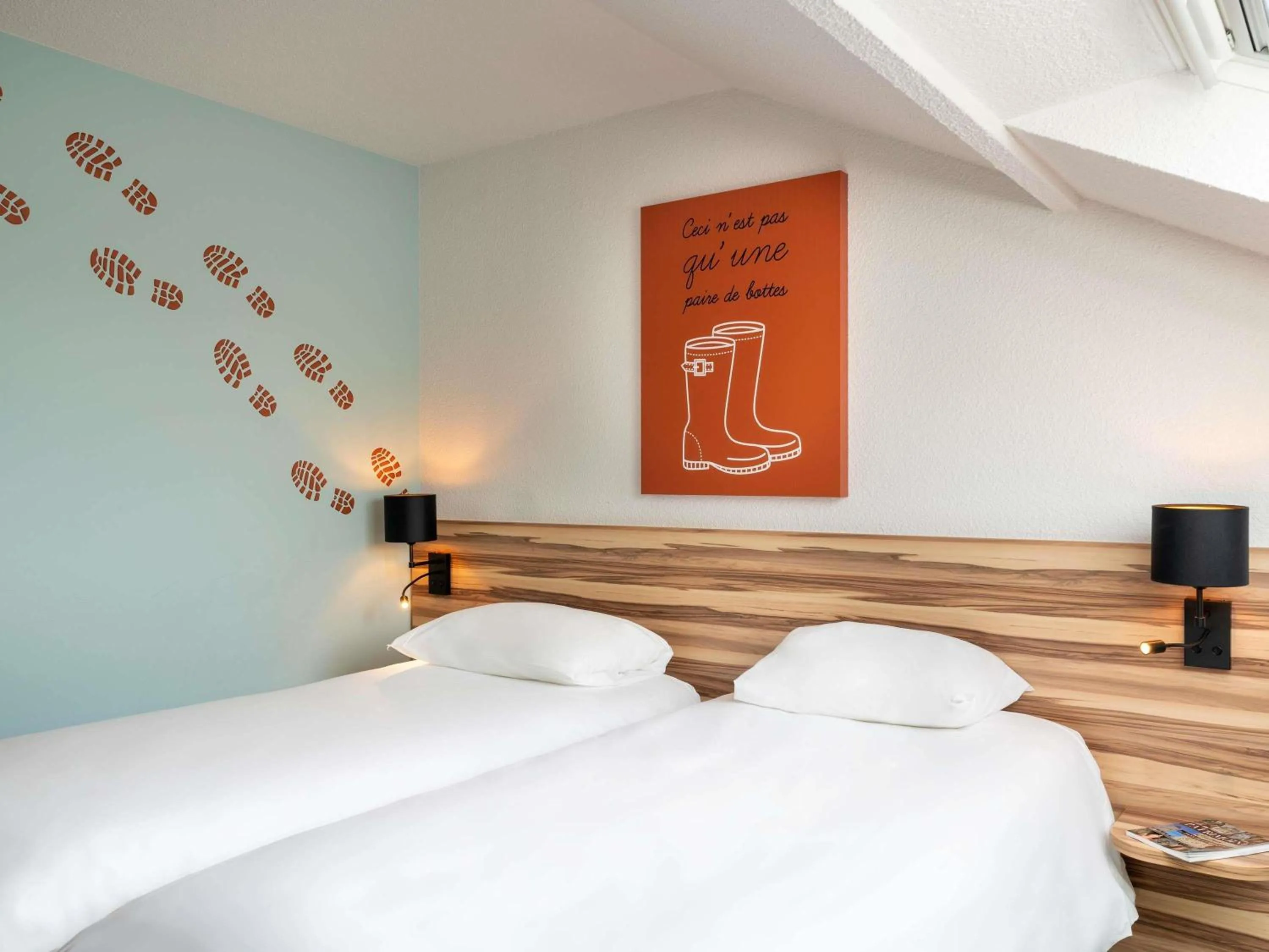 Standard Twin Room in Ibis Styles Lisieux Normandie