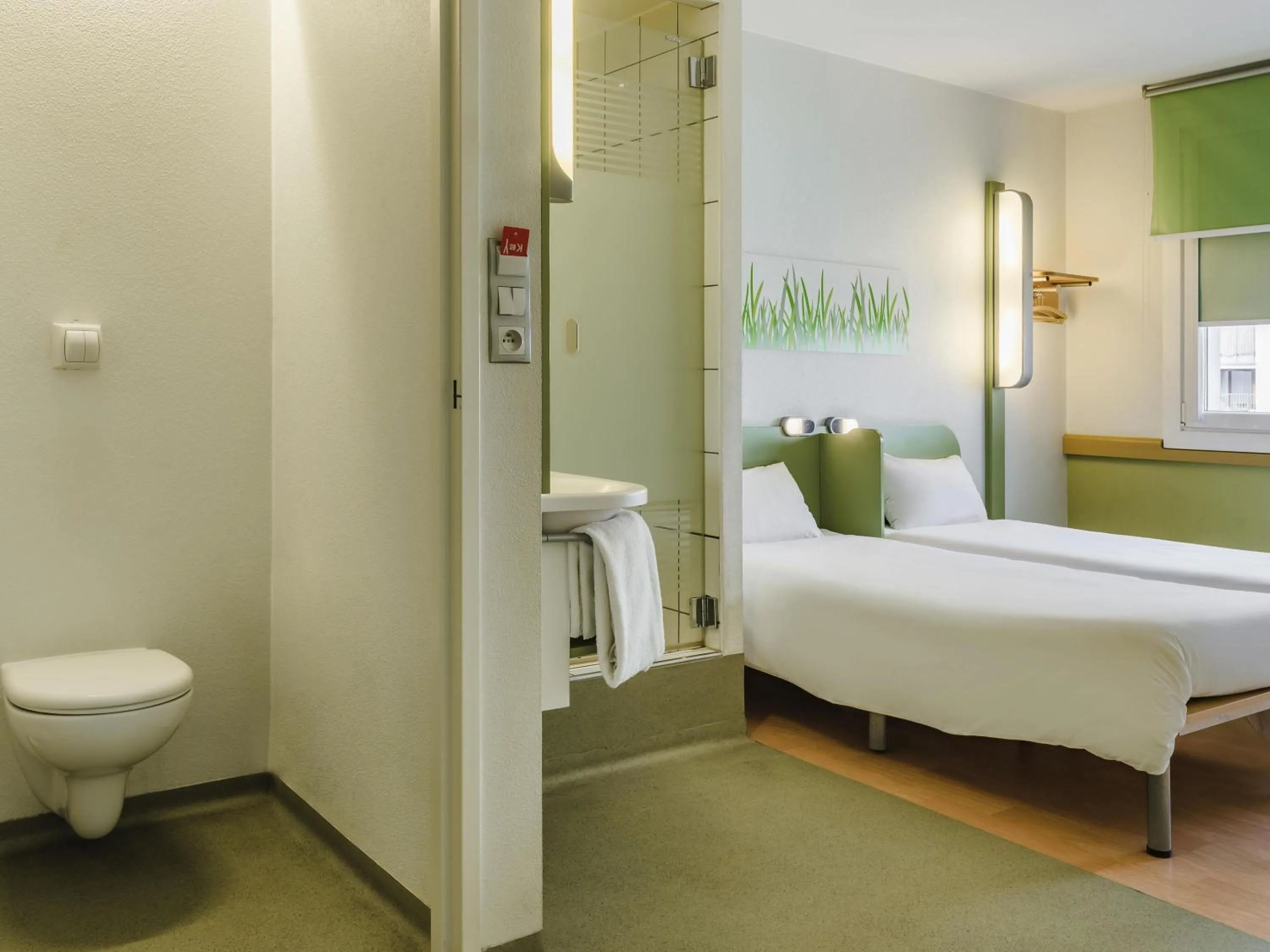 Standard Triple Room in ibis budget Warszawa West Station