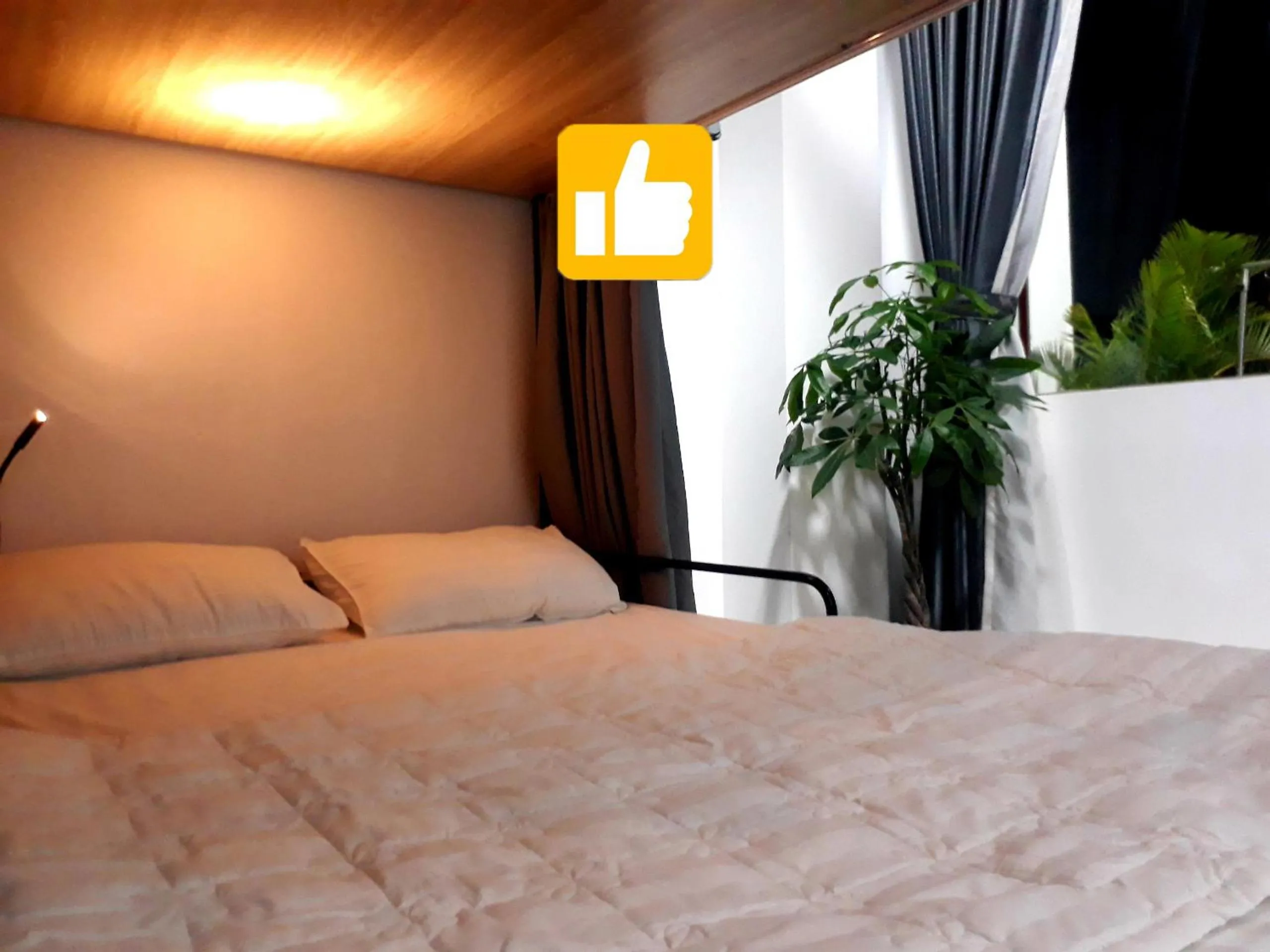 Phòng Nhóm lớn có Ban Công in Adora Central Park Hostel