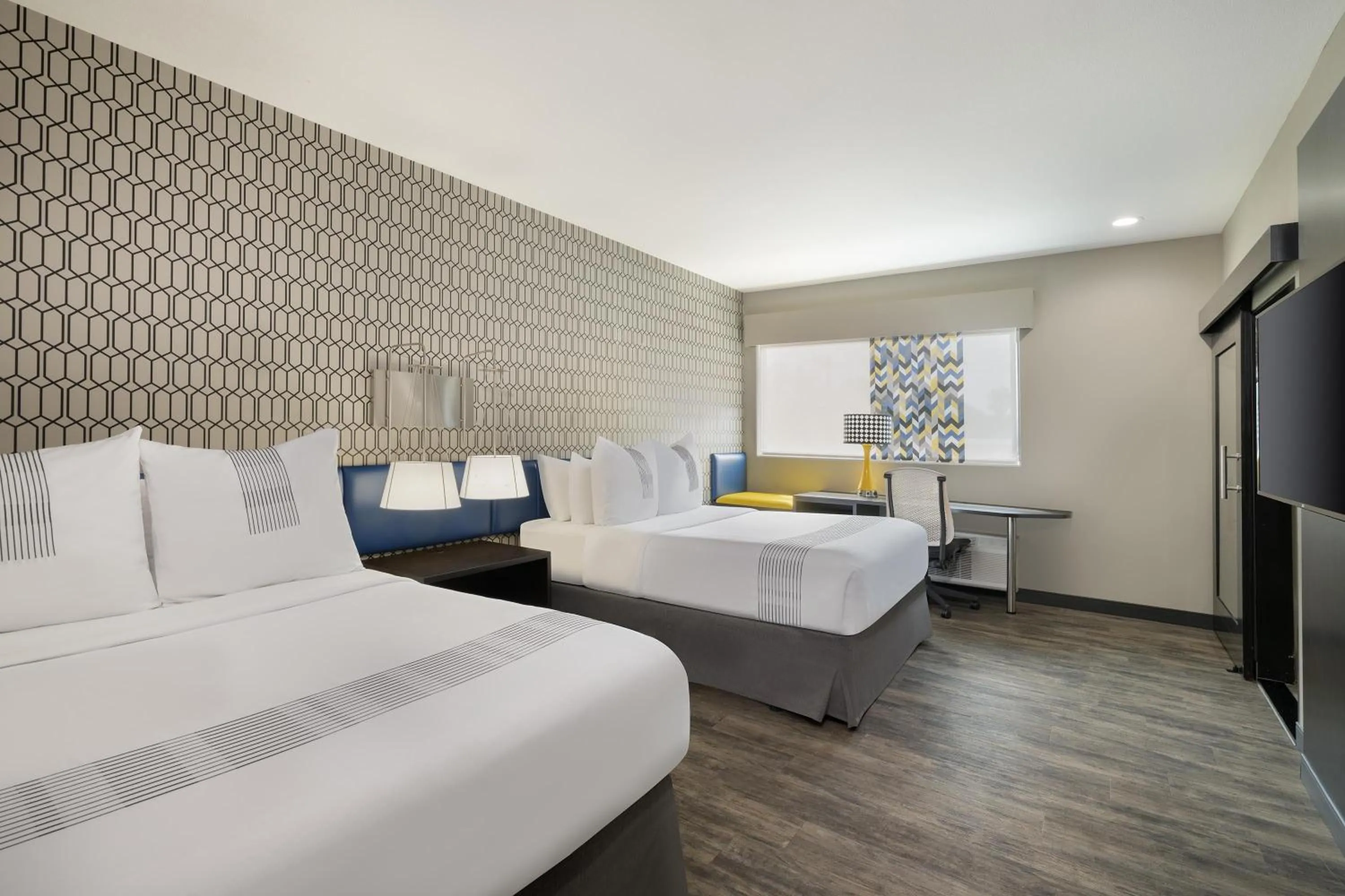 Queen Room with Two Queen Beds and Roll-In Shower - Disability Access in GLō Best Western Tulsa-Catoosa East Route 66