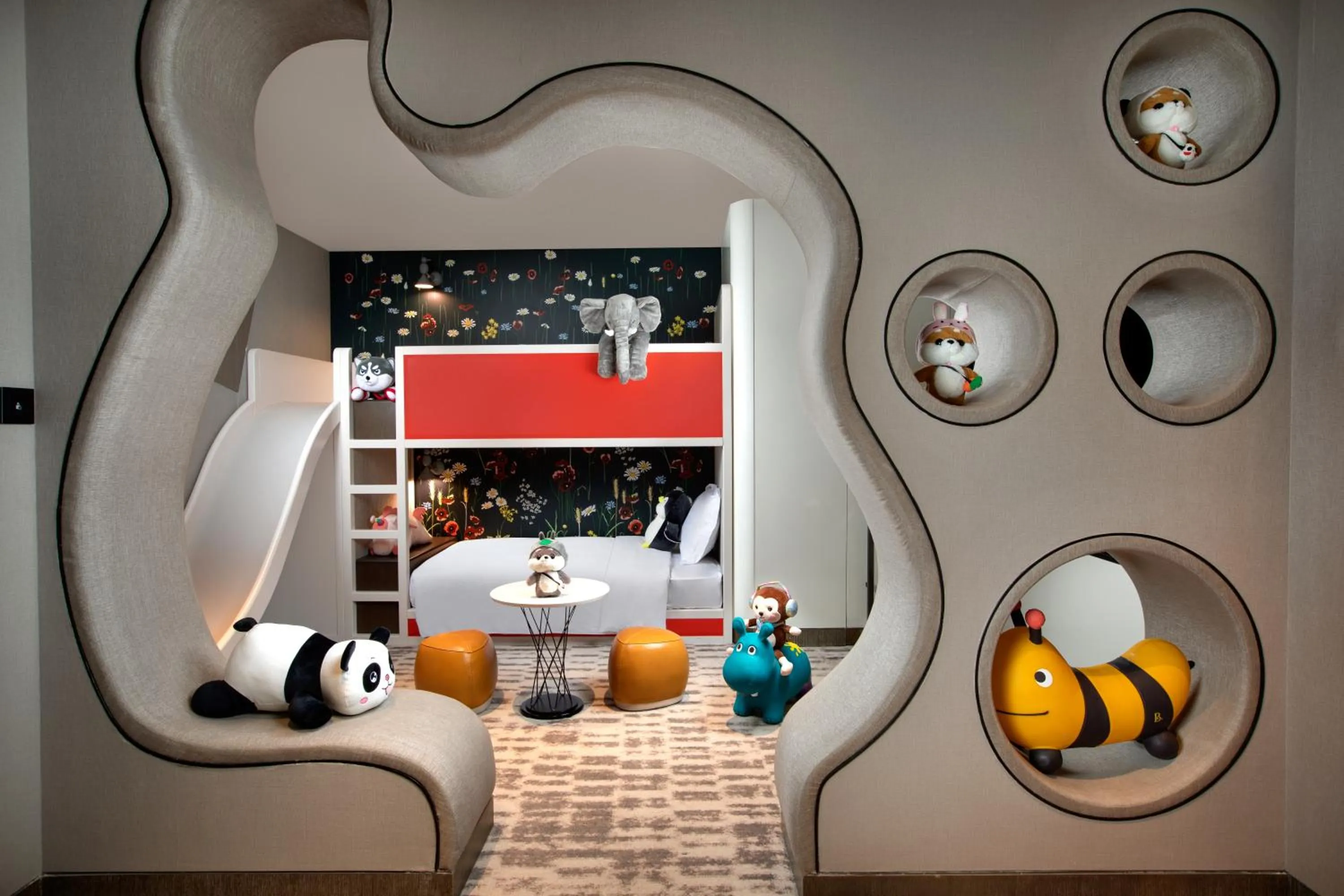 One-Bedroom King Suite with Kid Bed - Kids Theme in Crowne Plaza Wuzhen by IHG