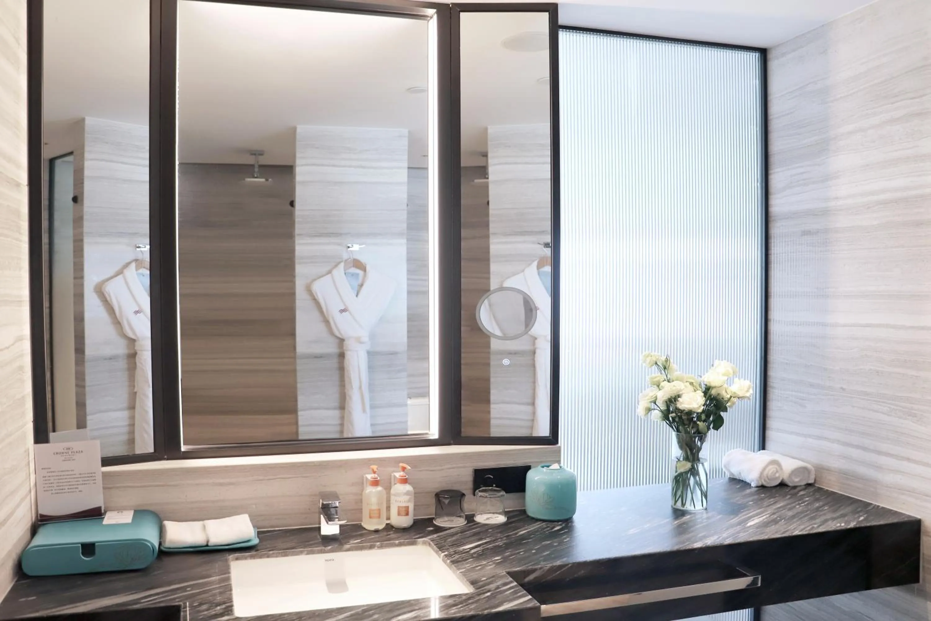 Standard Twin Room - Lounge Access in Crowne Plaza Wuzhen by IHG