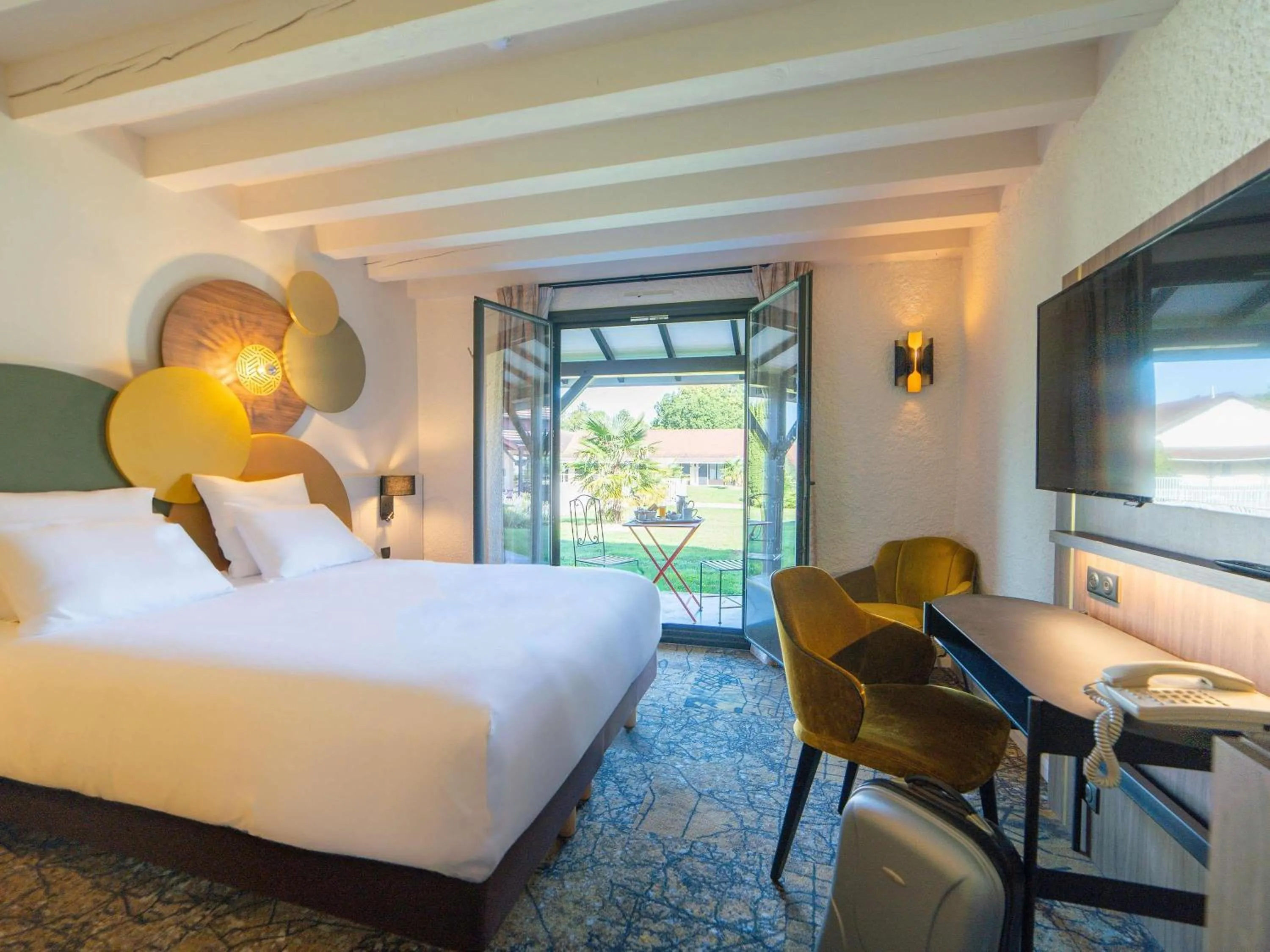 Standard Double Room in Mercure Auxerre Autoroute du Soleil