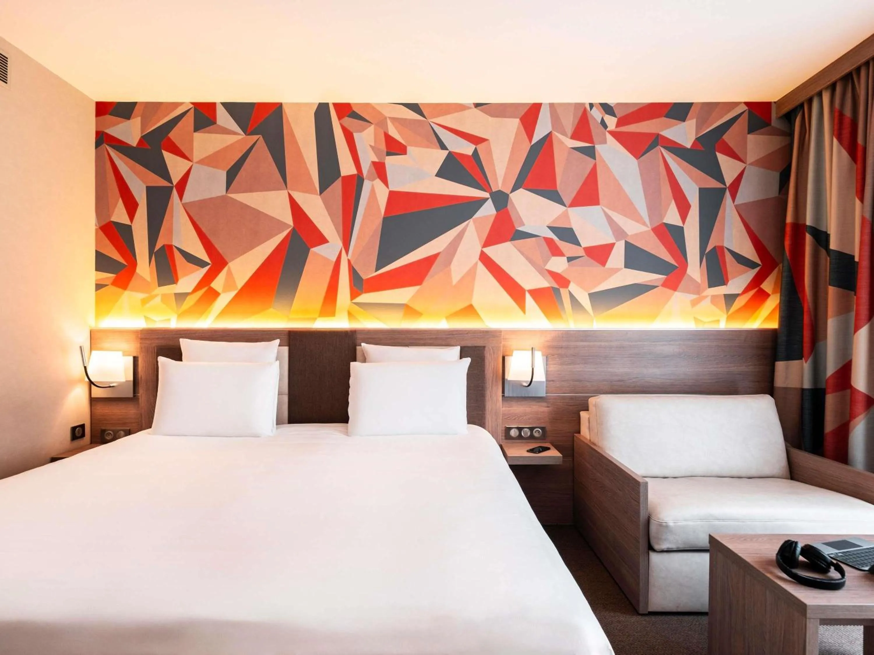 Privilege Double Room with Sofa Bed in Mercure Bayeux Omaha Beach