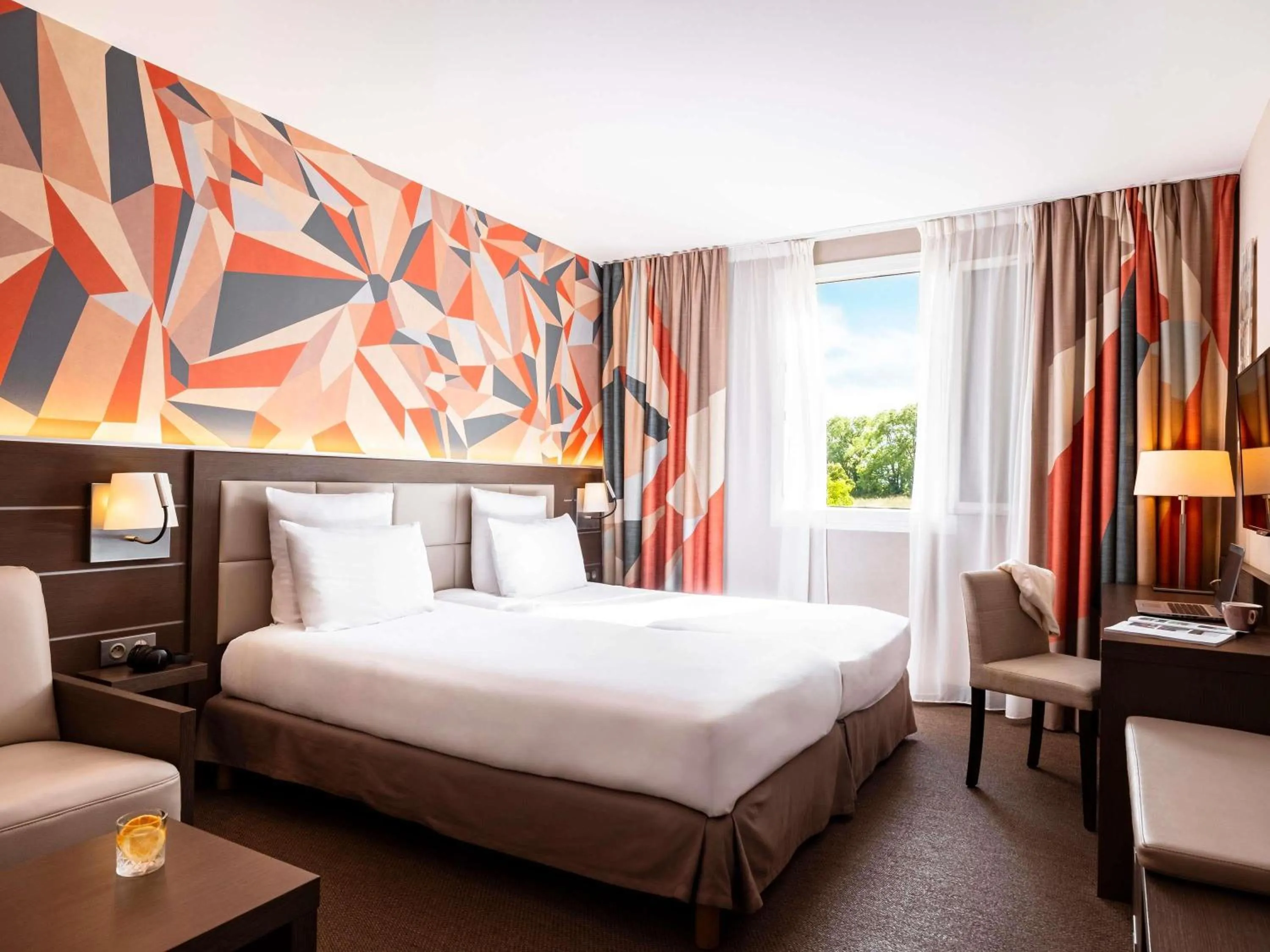 Superior Twin Room with Sofa Bed in Mercure Bayeux Omaha Beach