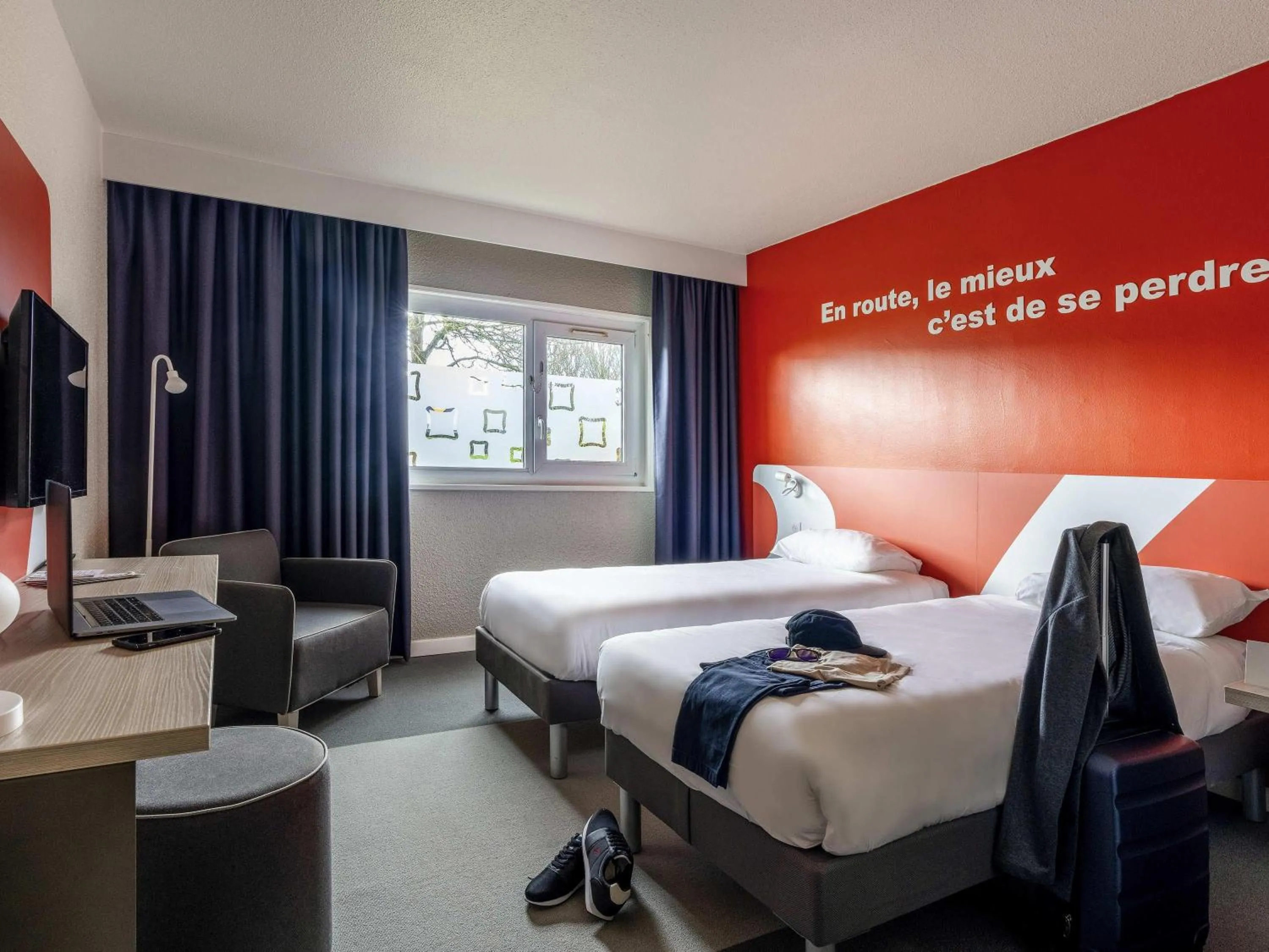 Standard Twin Room in ibis Styles Beauvais
