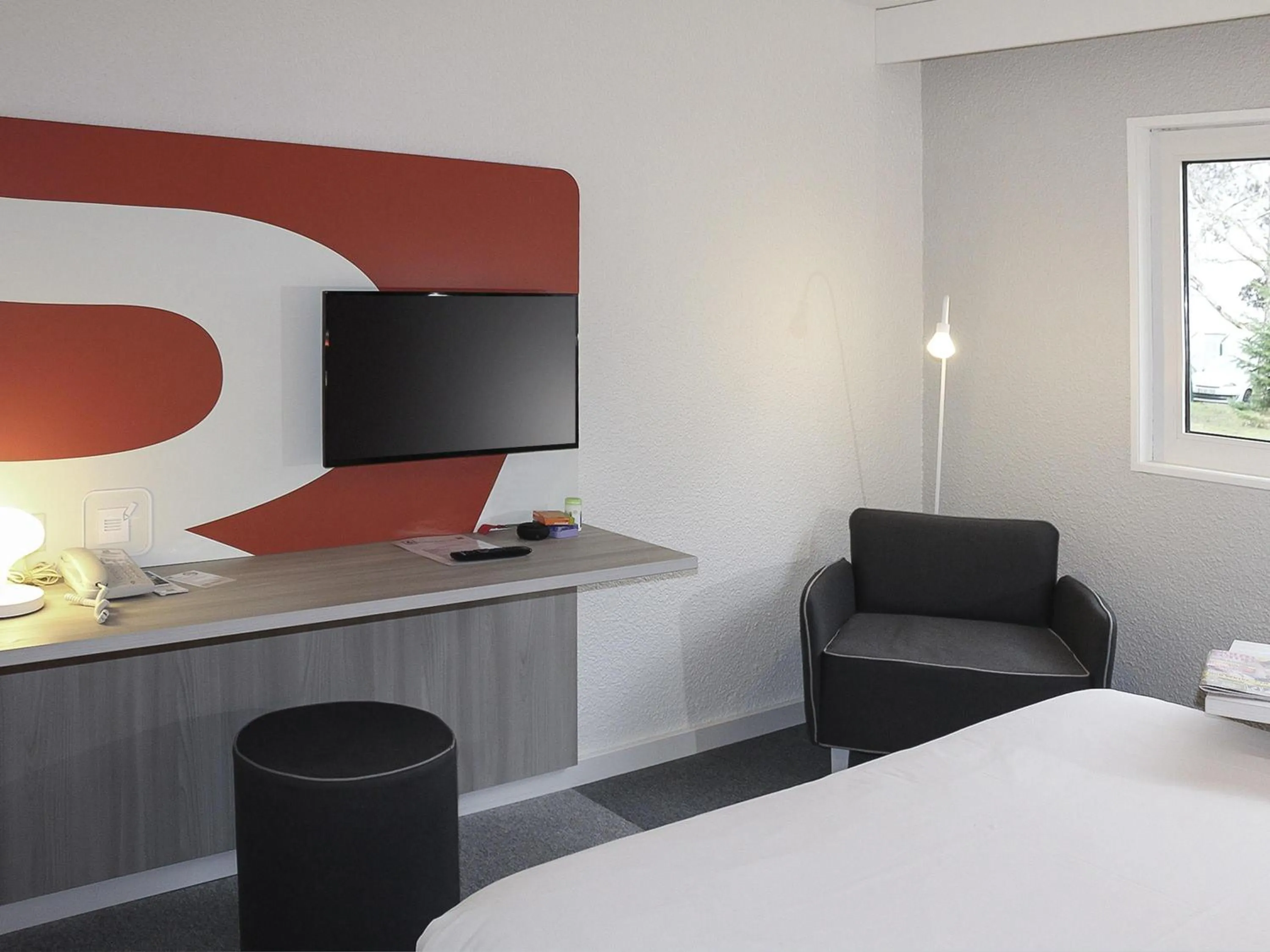 Standard Double Room in ibis Styles Beauvais