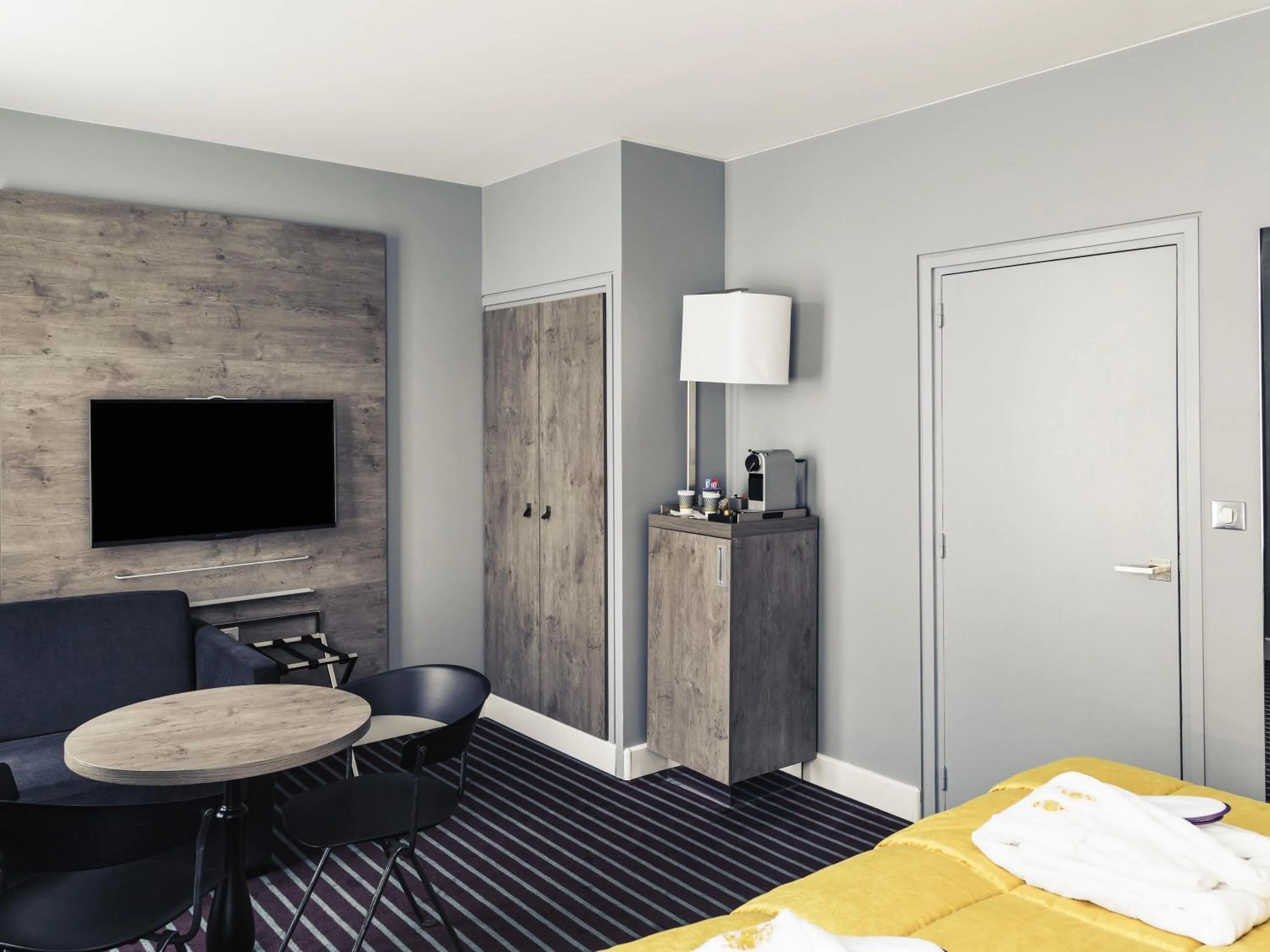 Privilege King Room with Sofa Bed in Mercure Nancy Centre Place Stanislas