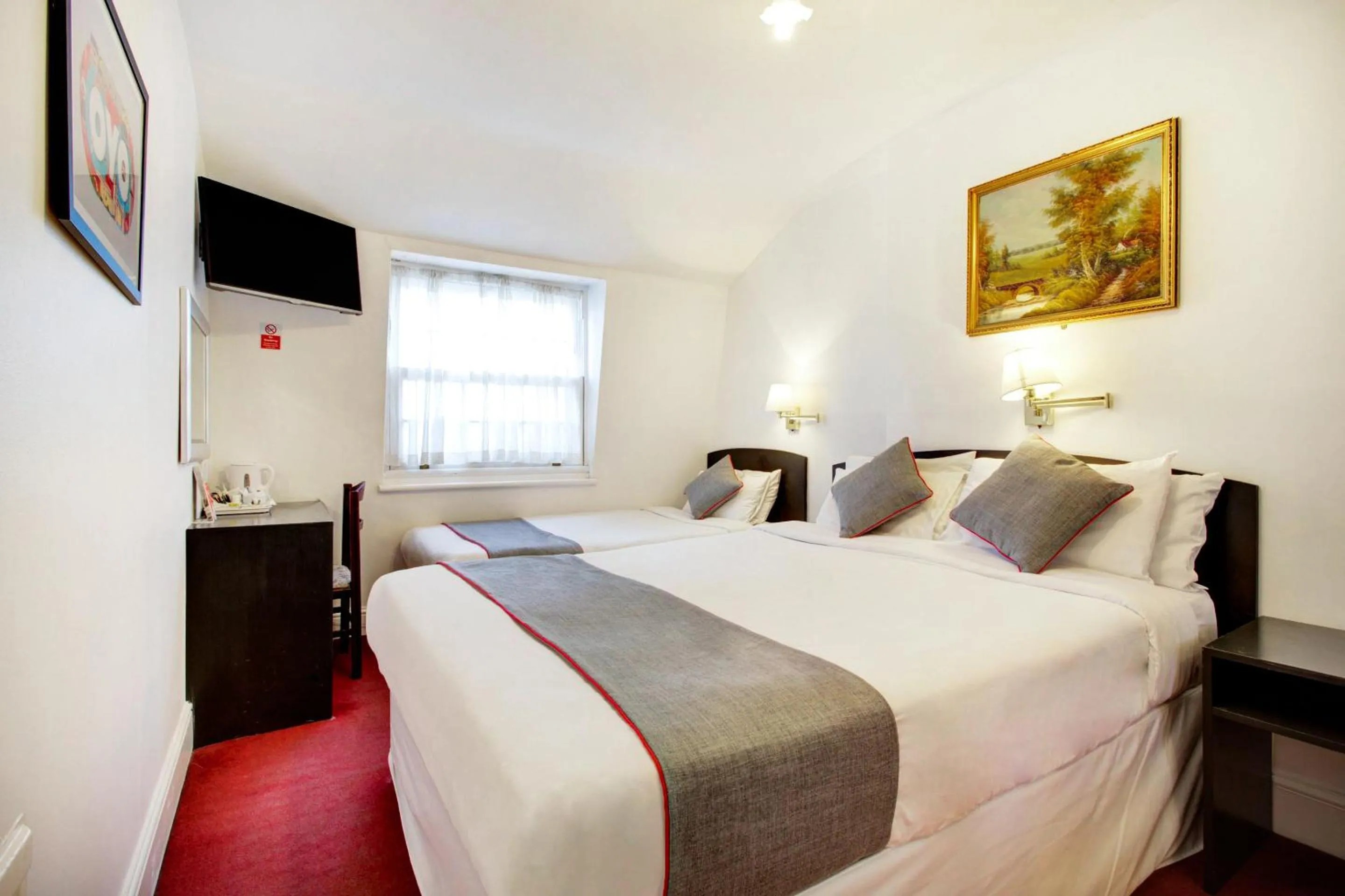 Standard Triple Room in St George's Hotel