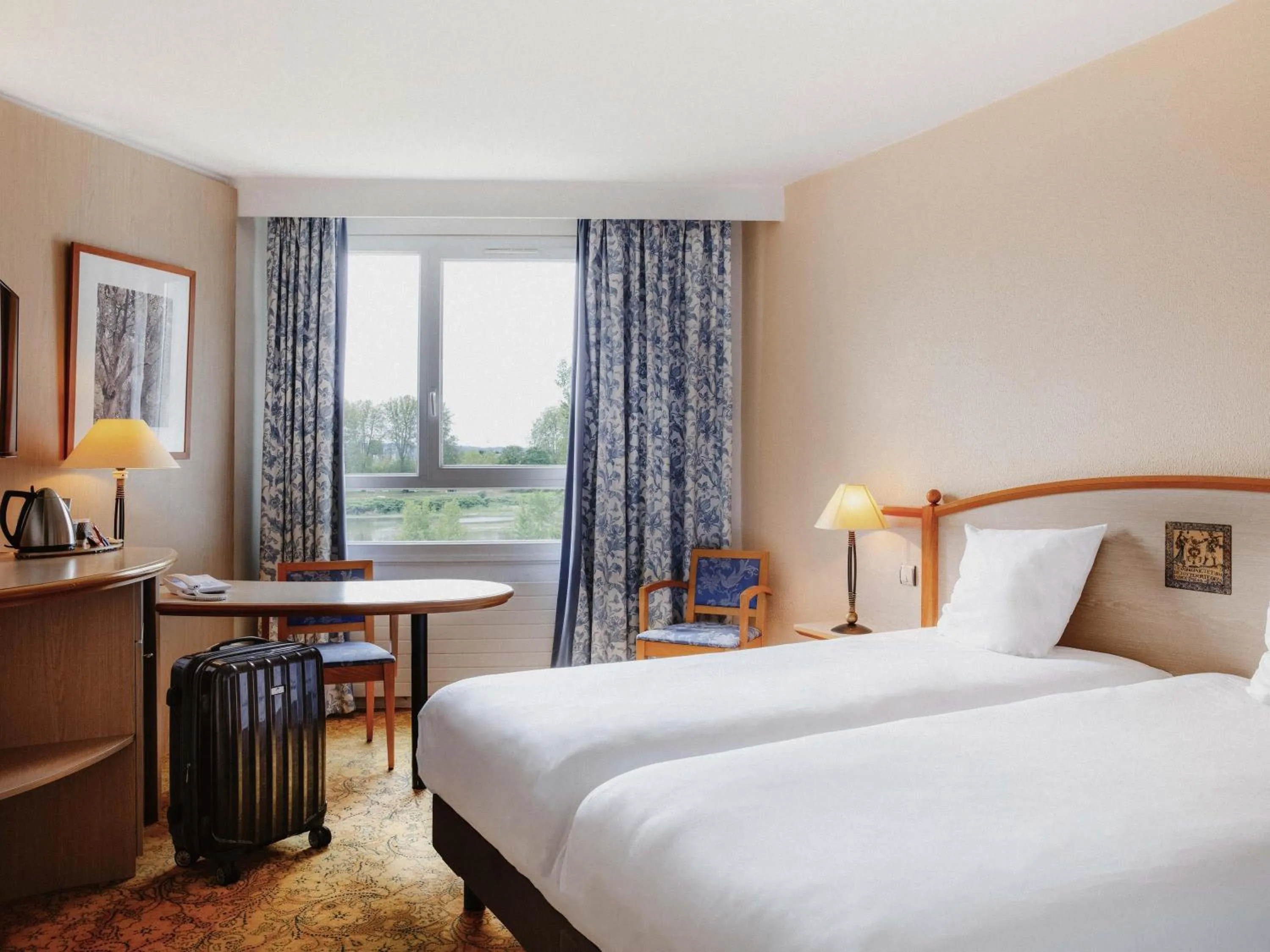 Standard Twin Room in Mercure Nevers Pont De Loire