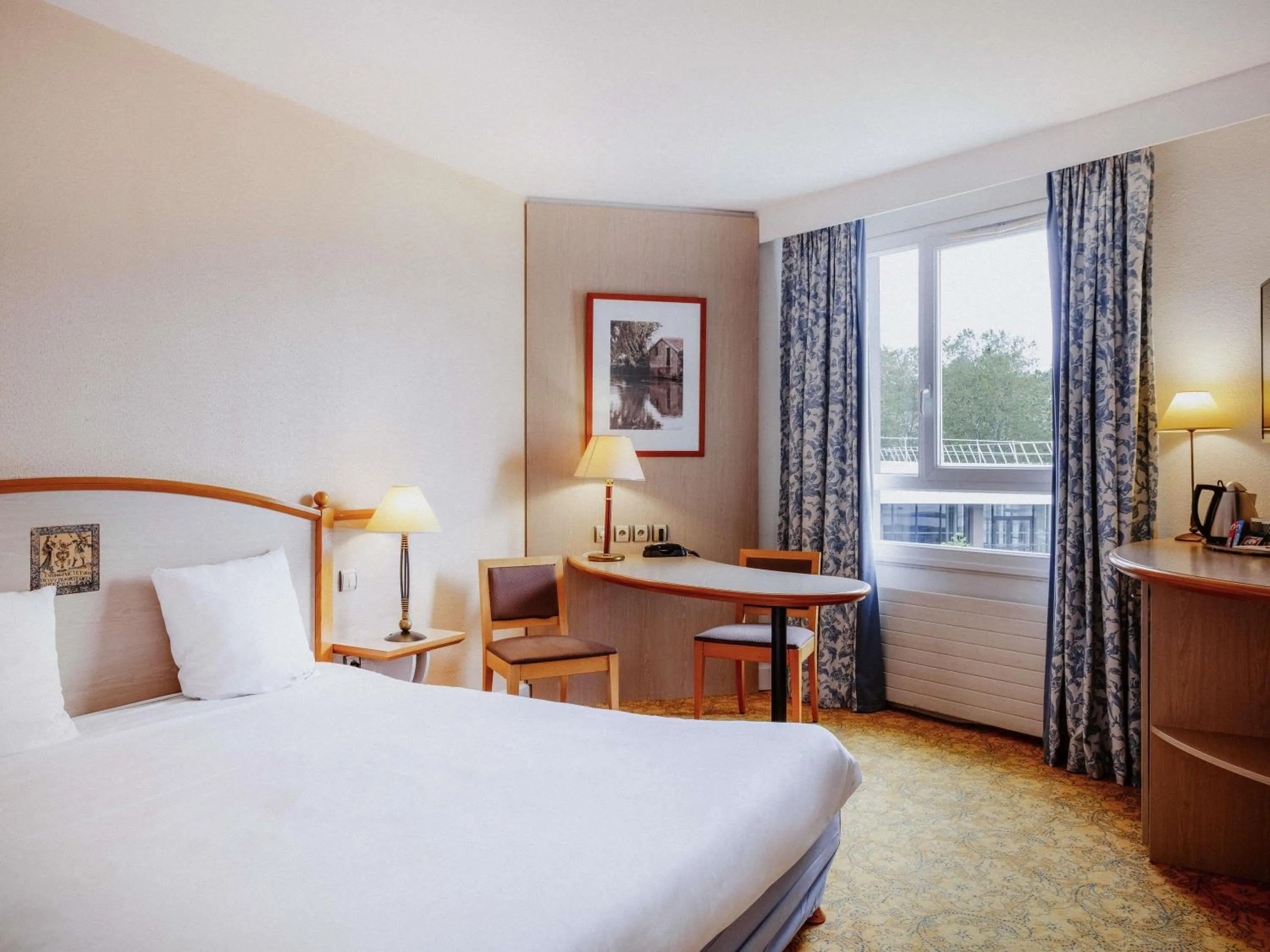 Standard Double Room with River View in Mercure Nevers Pont De Loire