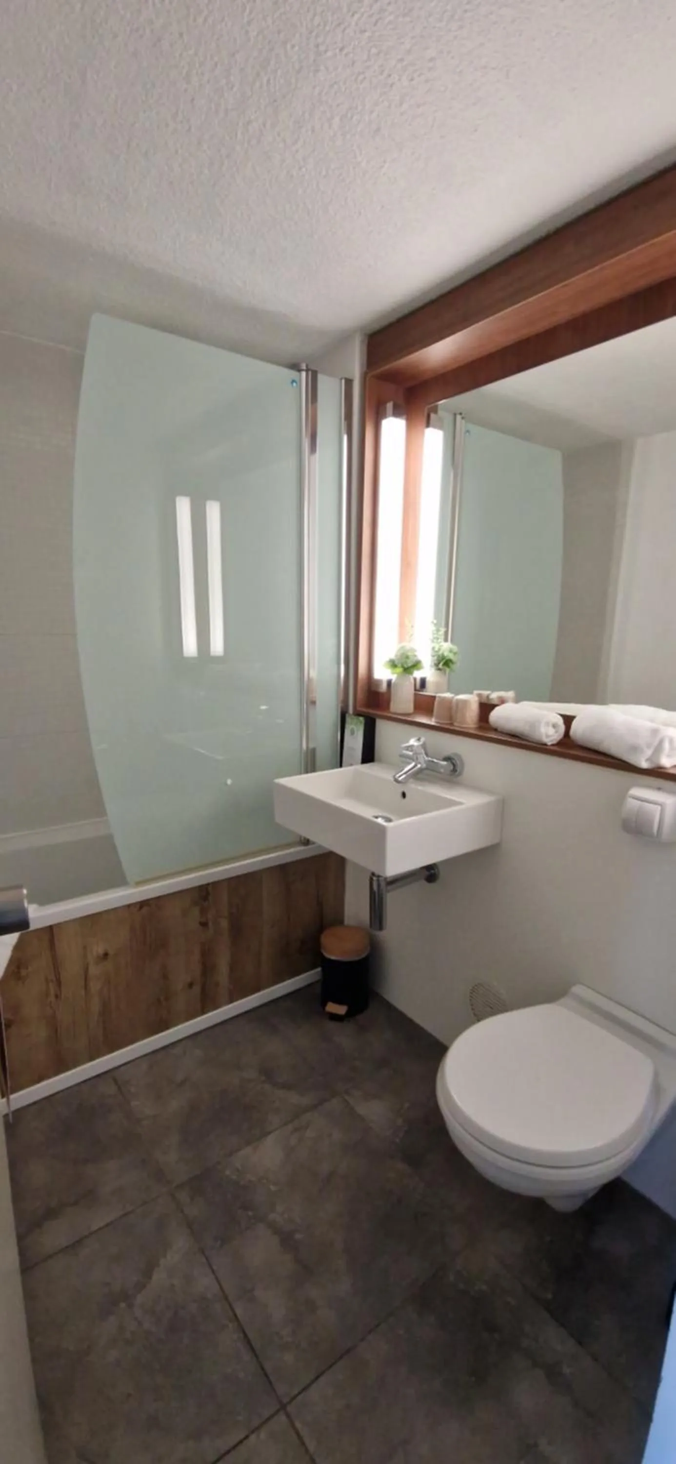 Standard Double Room in Campanile Saint Quentin