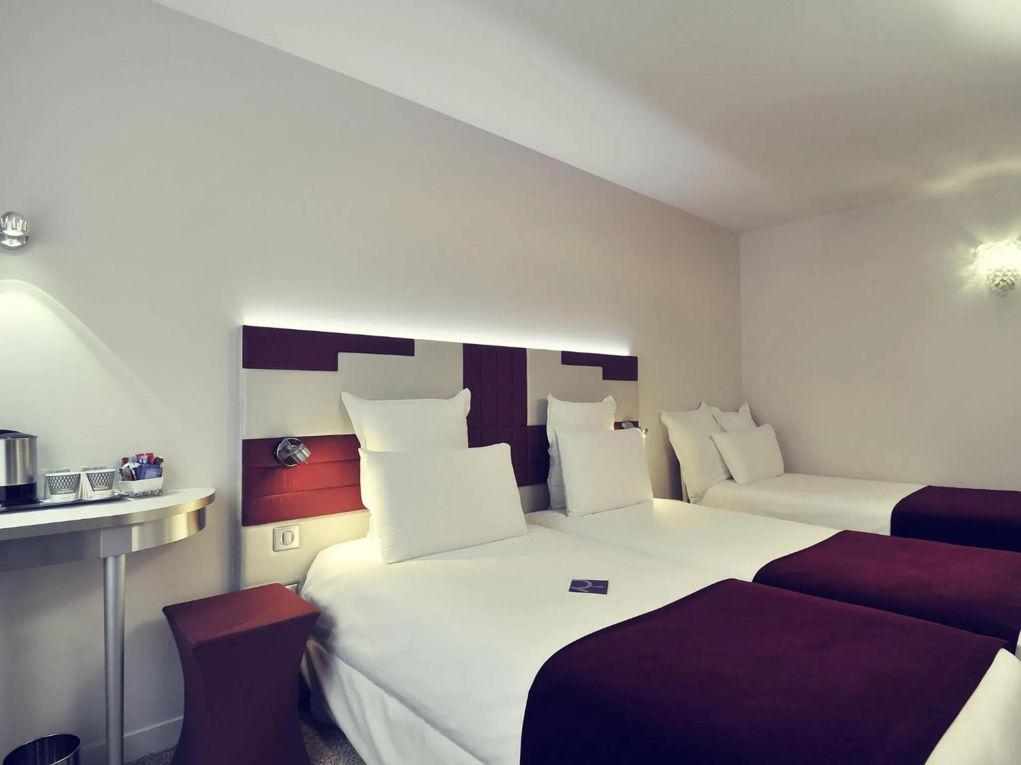 Superior Twin Room with Sofa Bed in Mercure Paris Opéra Faubourg Montmartre