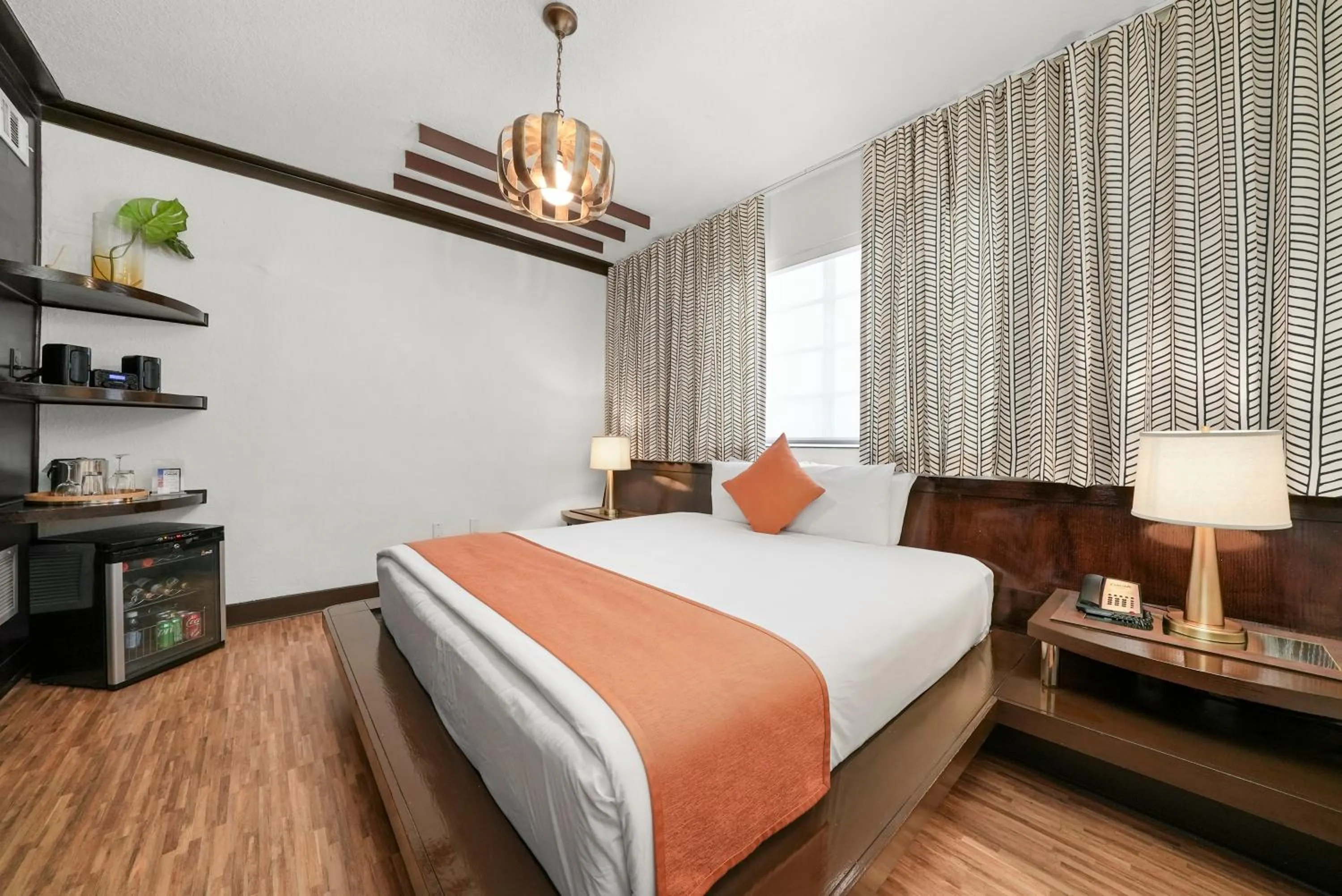 Accessible Standard Queen Room in Hotel Chelsea