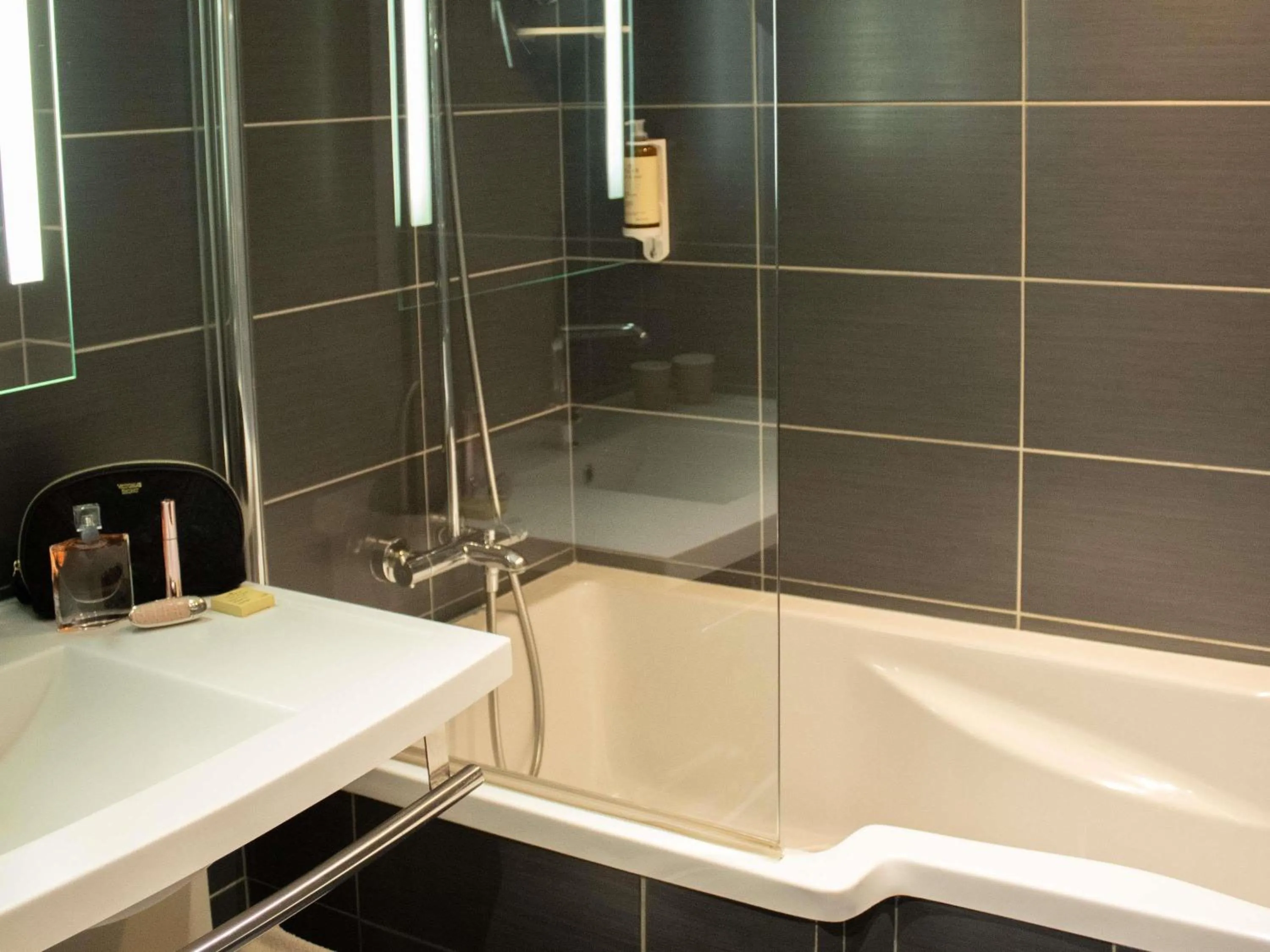 Privilege Double Room with Sofa Bed in Mercure Tours Nord