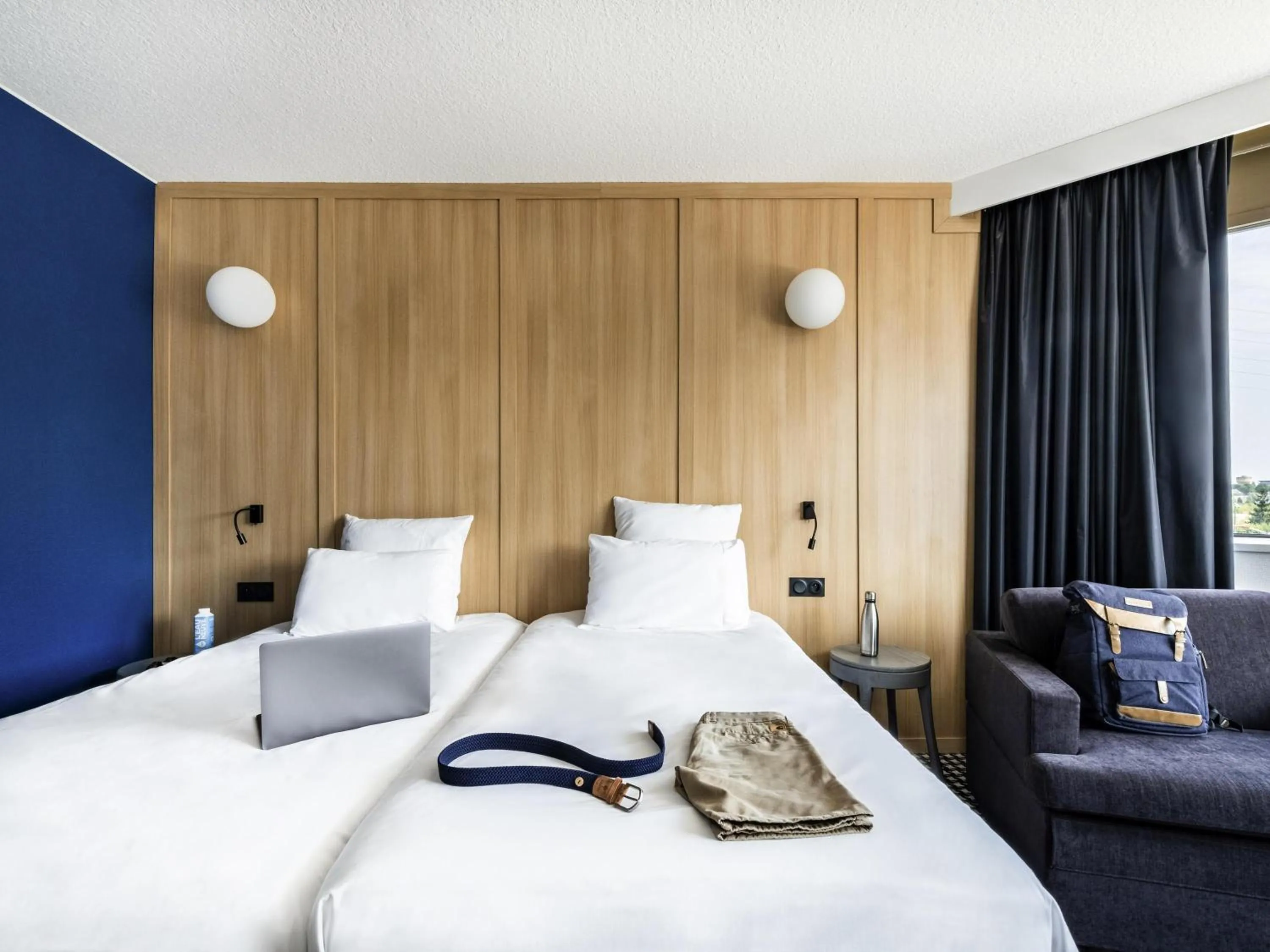 Classic Twin Room with Spa Access in Mercure Tours Sud