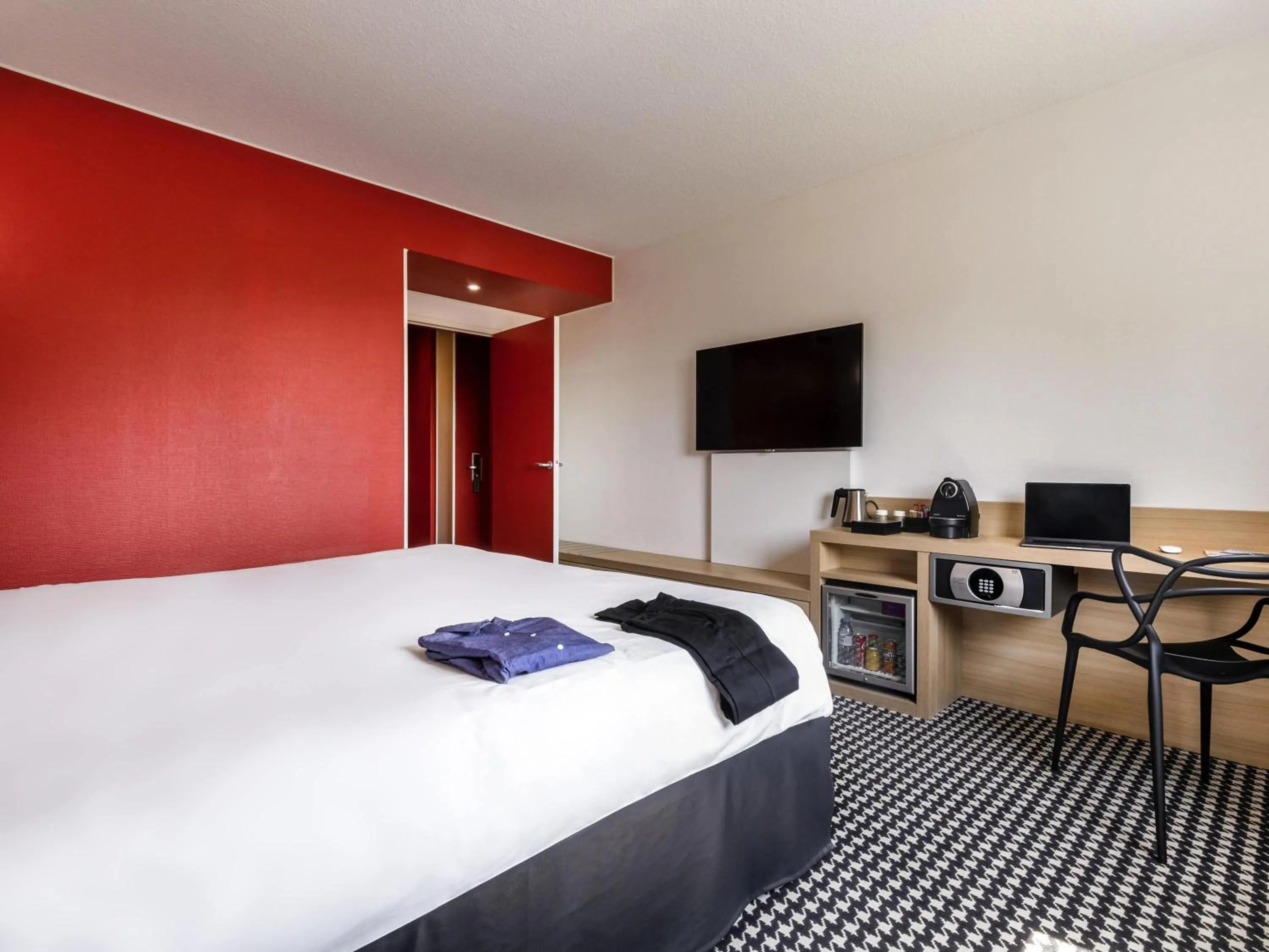 Classic Room with 1 Double Bed and access to the Spa in Mercure Tours Sud