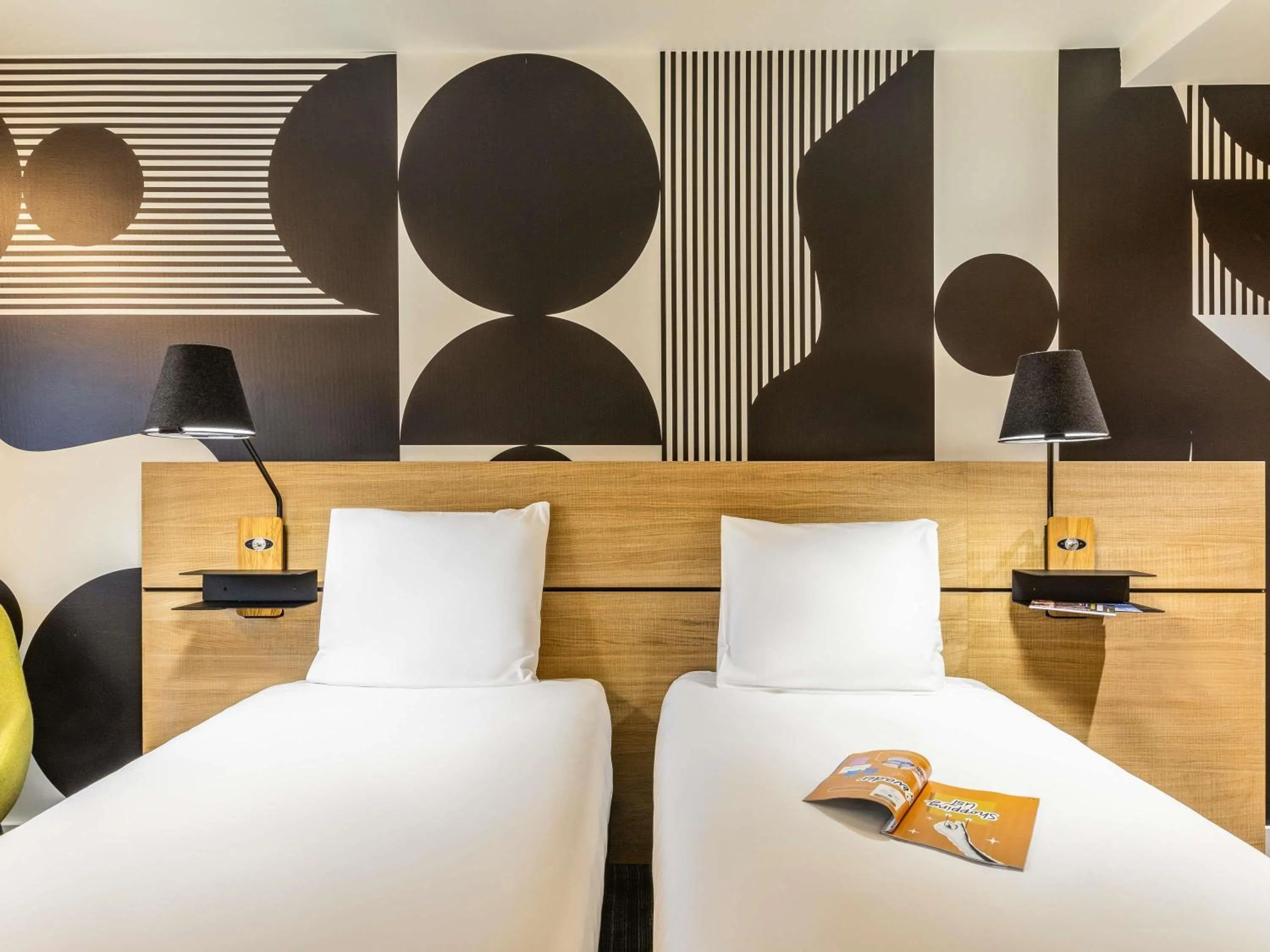 Superior Twin Room in Mercure Metz Centre