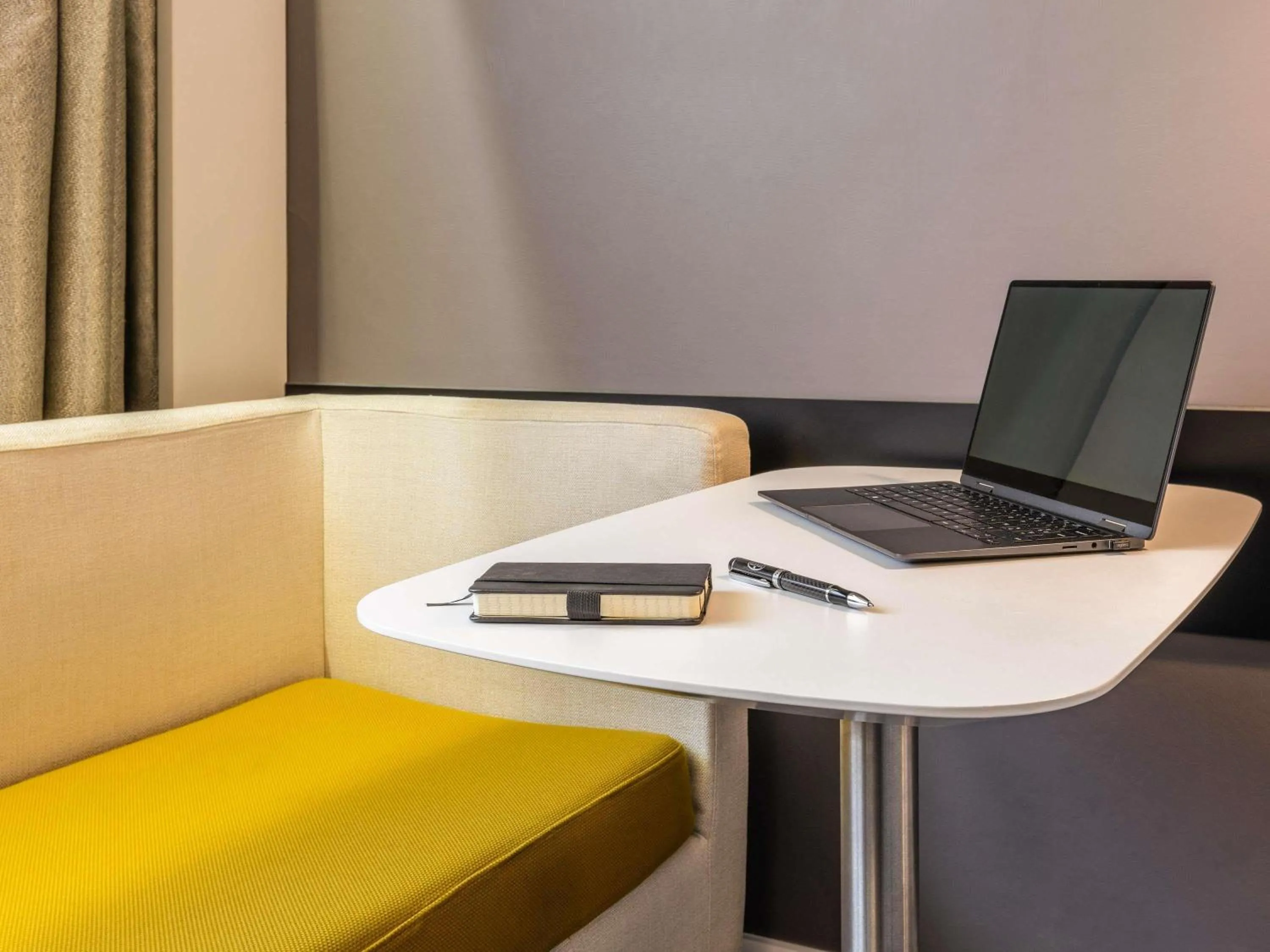 Classic Twin Room in Mercure Metz Centre