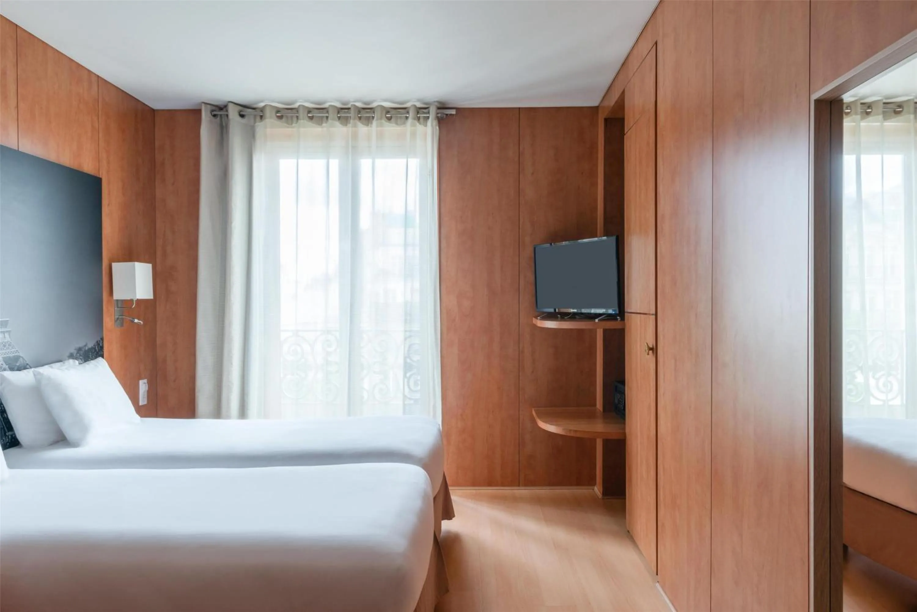 Standard Twin Room in Best Western Ronceray Opéra