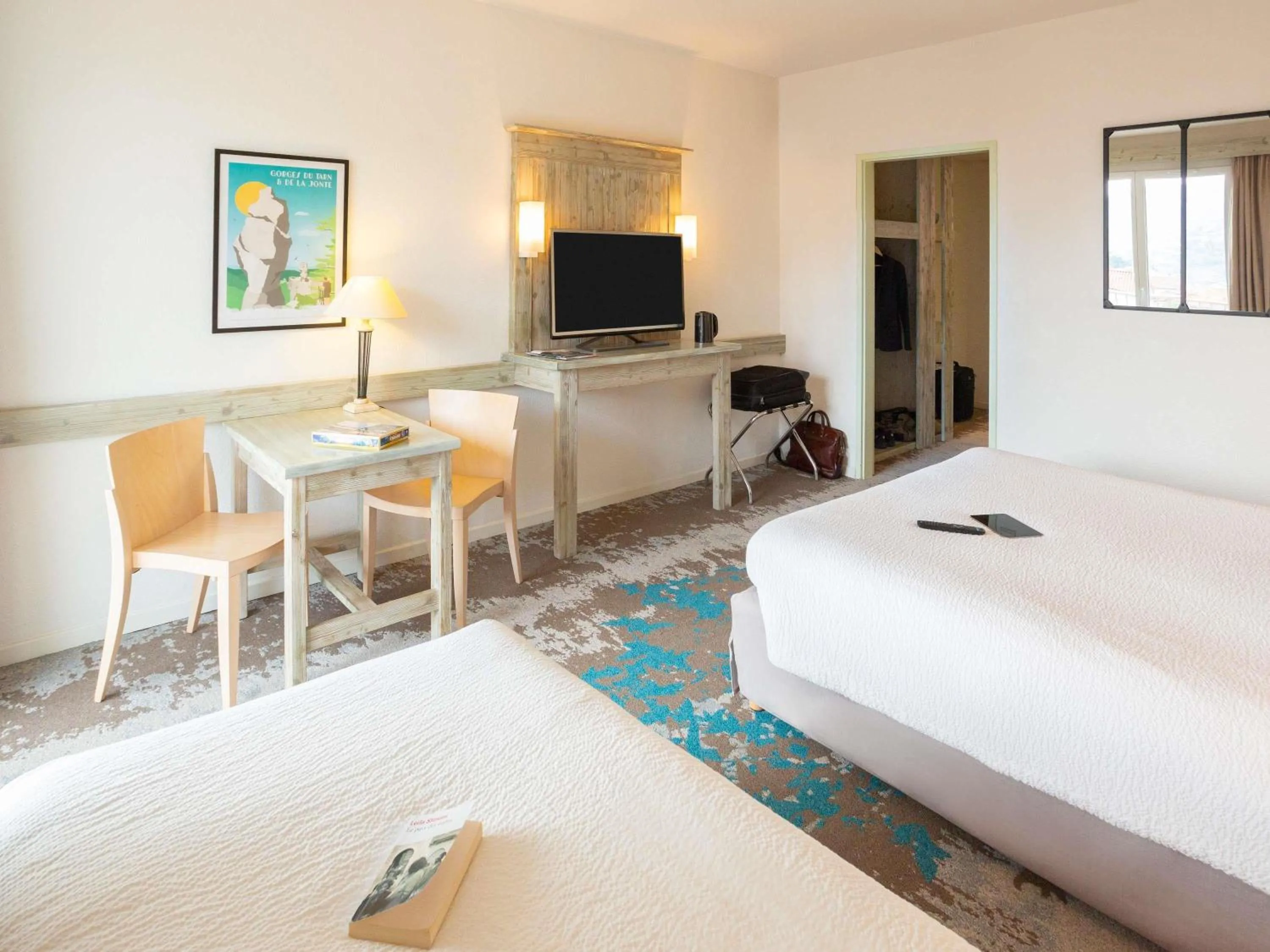 Classic Twin Room in Mercure Millau