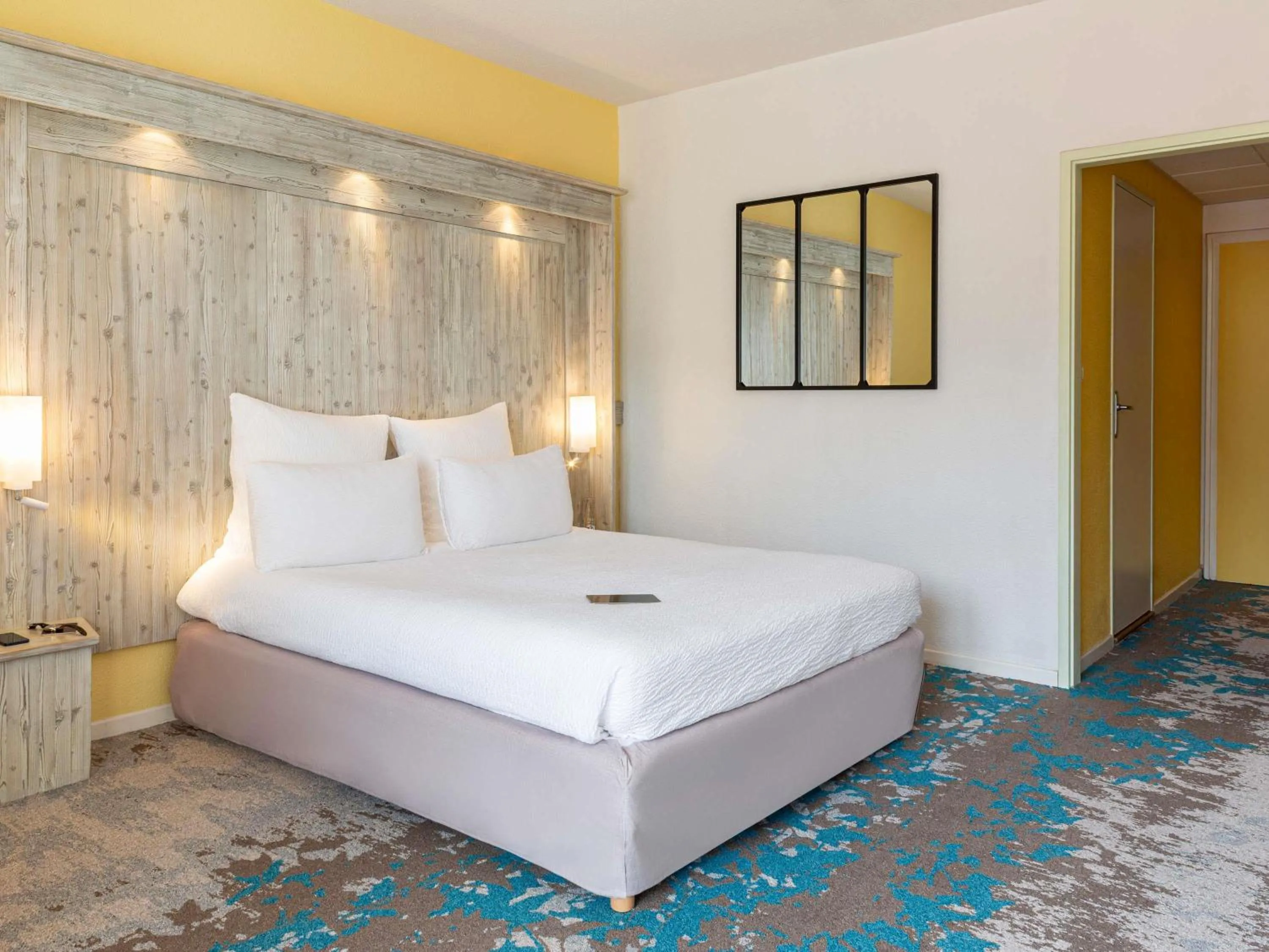 Classic Triple Room in Mercure Millau