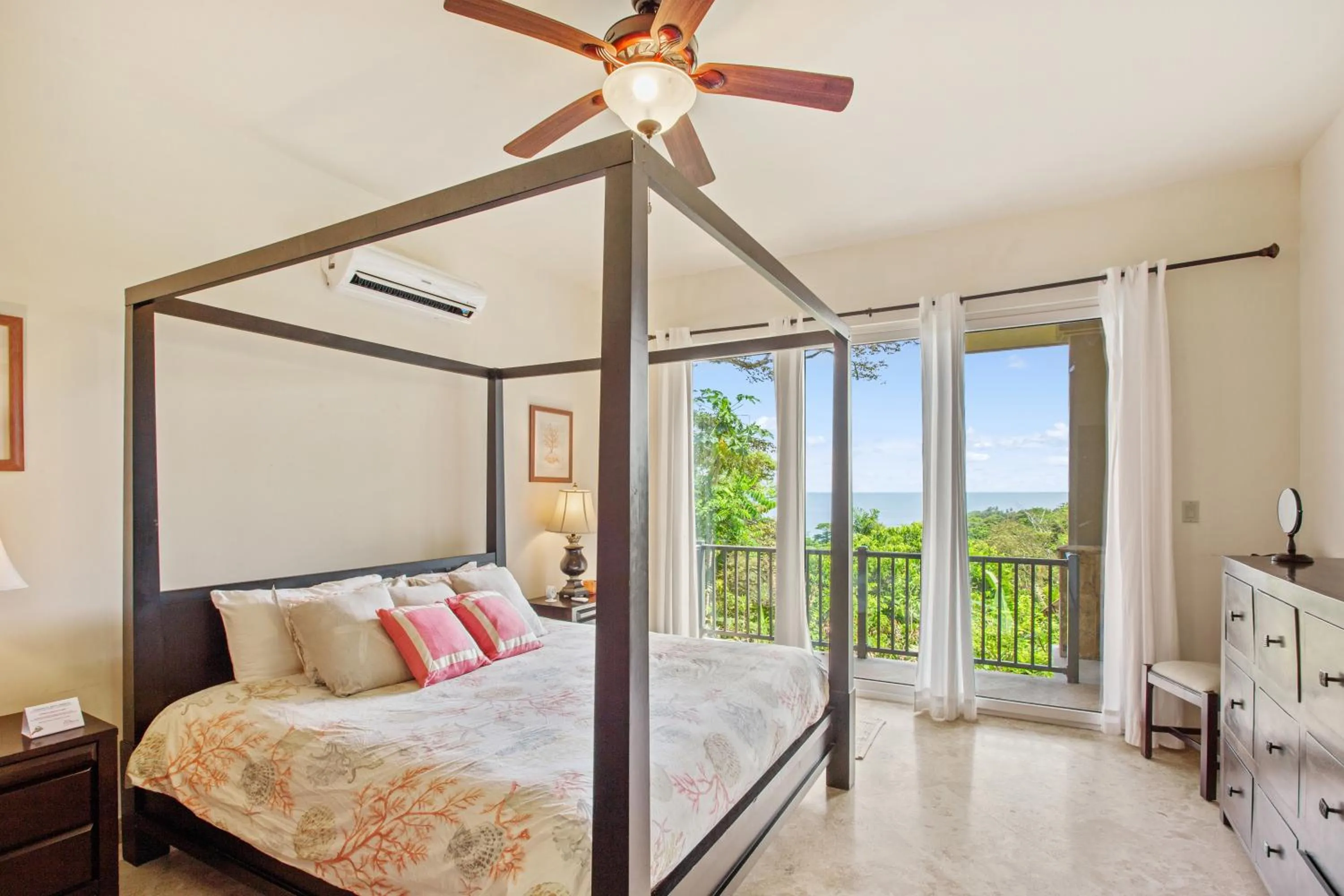 Two-Bedroom Villa in Red Frog Beach Island Resort