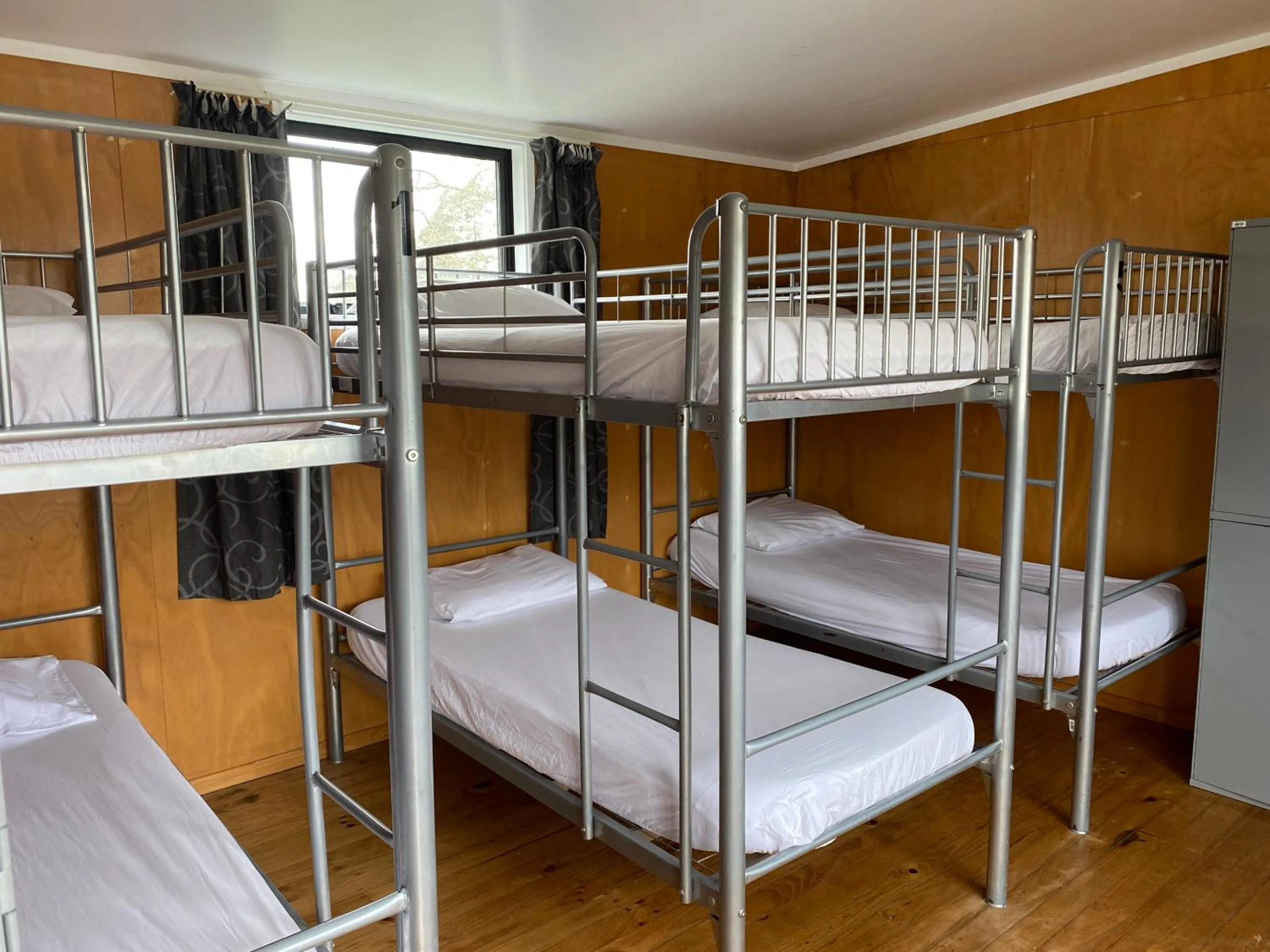 Bed in 6-Bed Dormitory Room in Rotorua Thermal Holiday Park