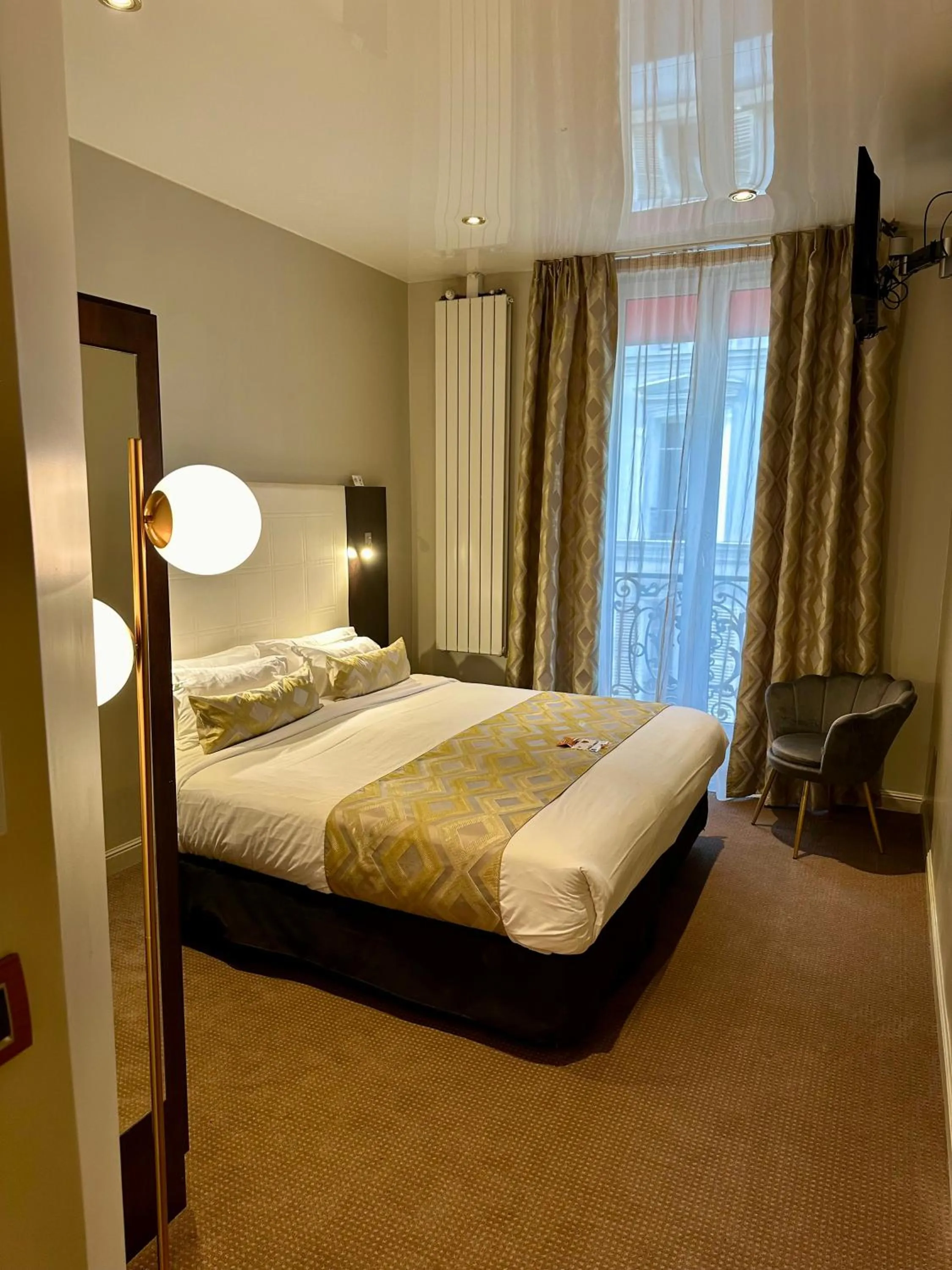 Superior Queen Room in Best Western Empire Elysees
