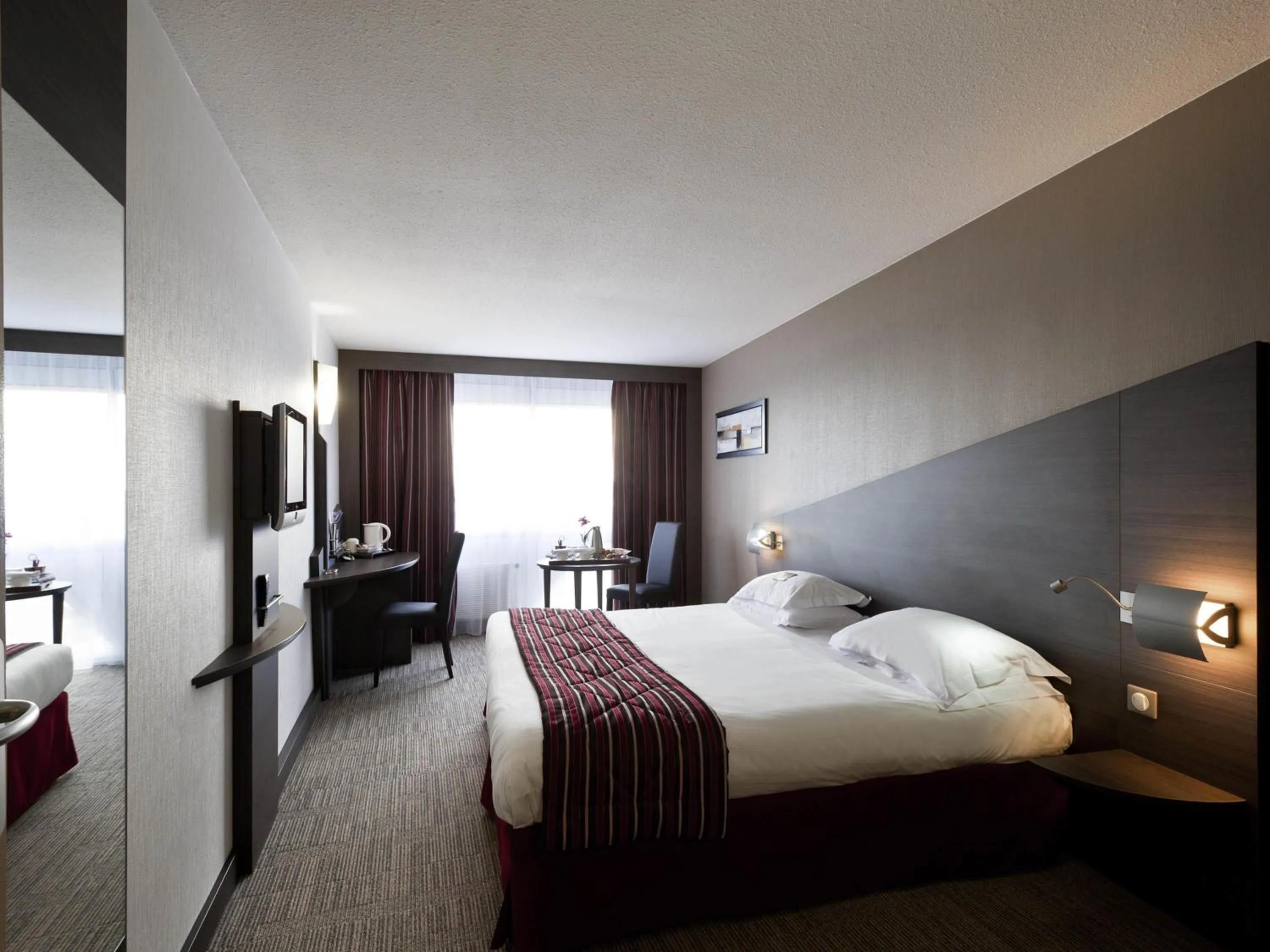 Standard Twin Room in Mercure Vannes Le Port