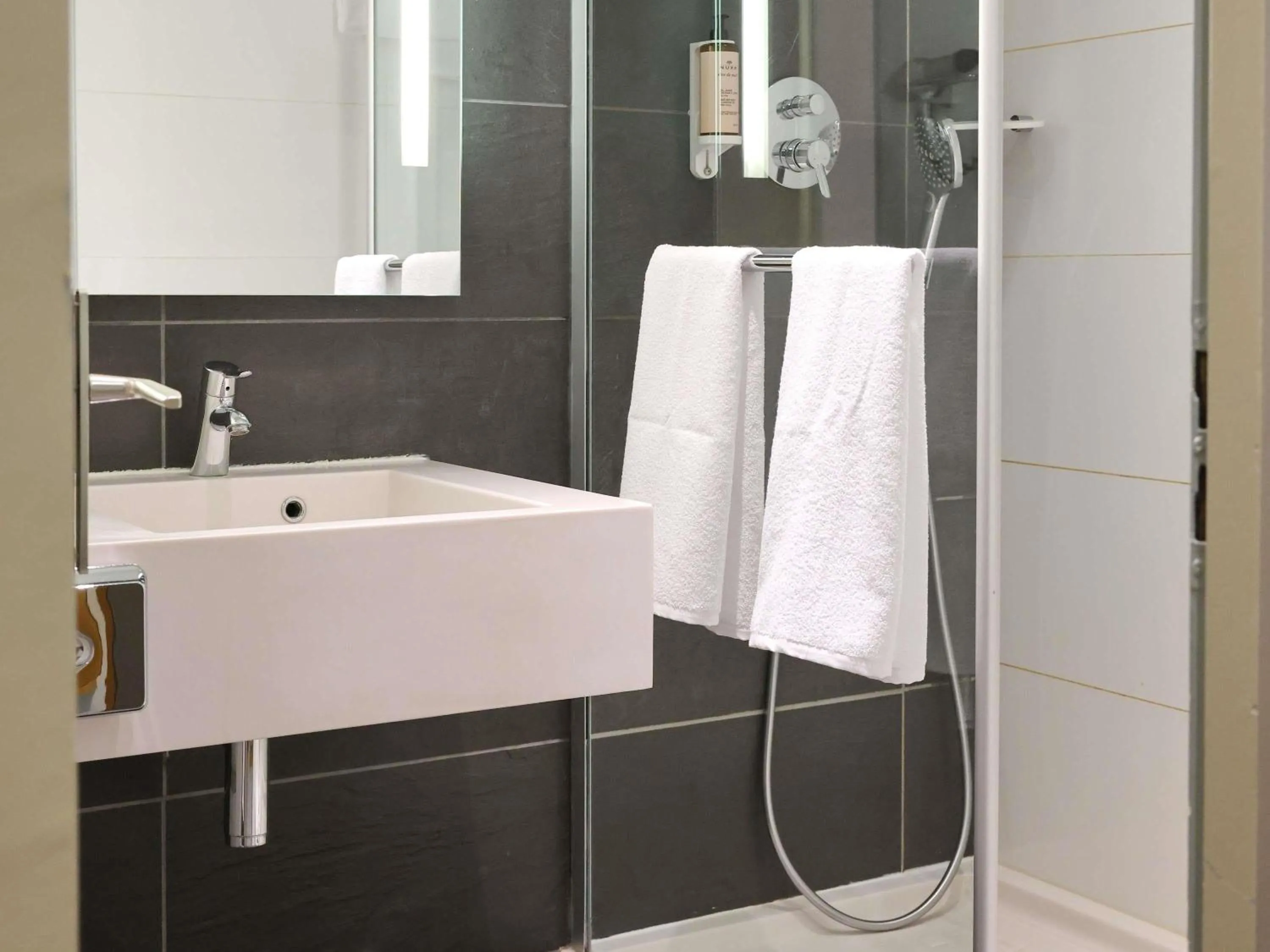 Standard Double Room - single occupancy in Mercure Grenoble Centre Porte des Alpes