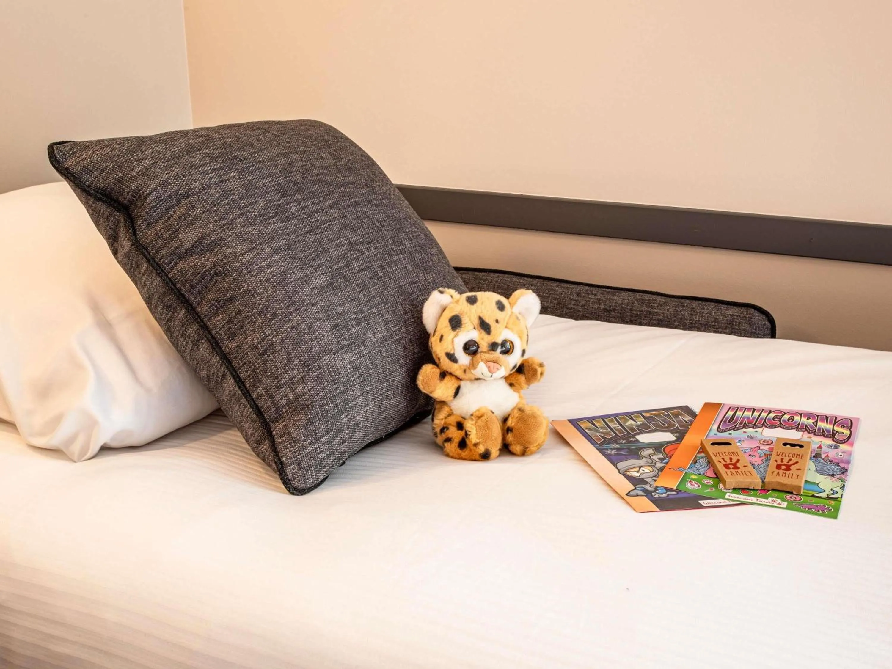 Double Room with One Double Bed and One Single Bed in Mercure Angoulême Hôtel de France