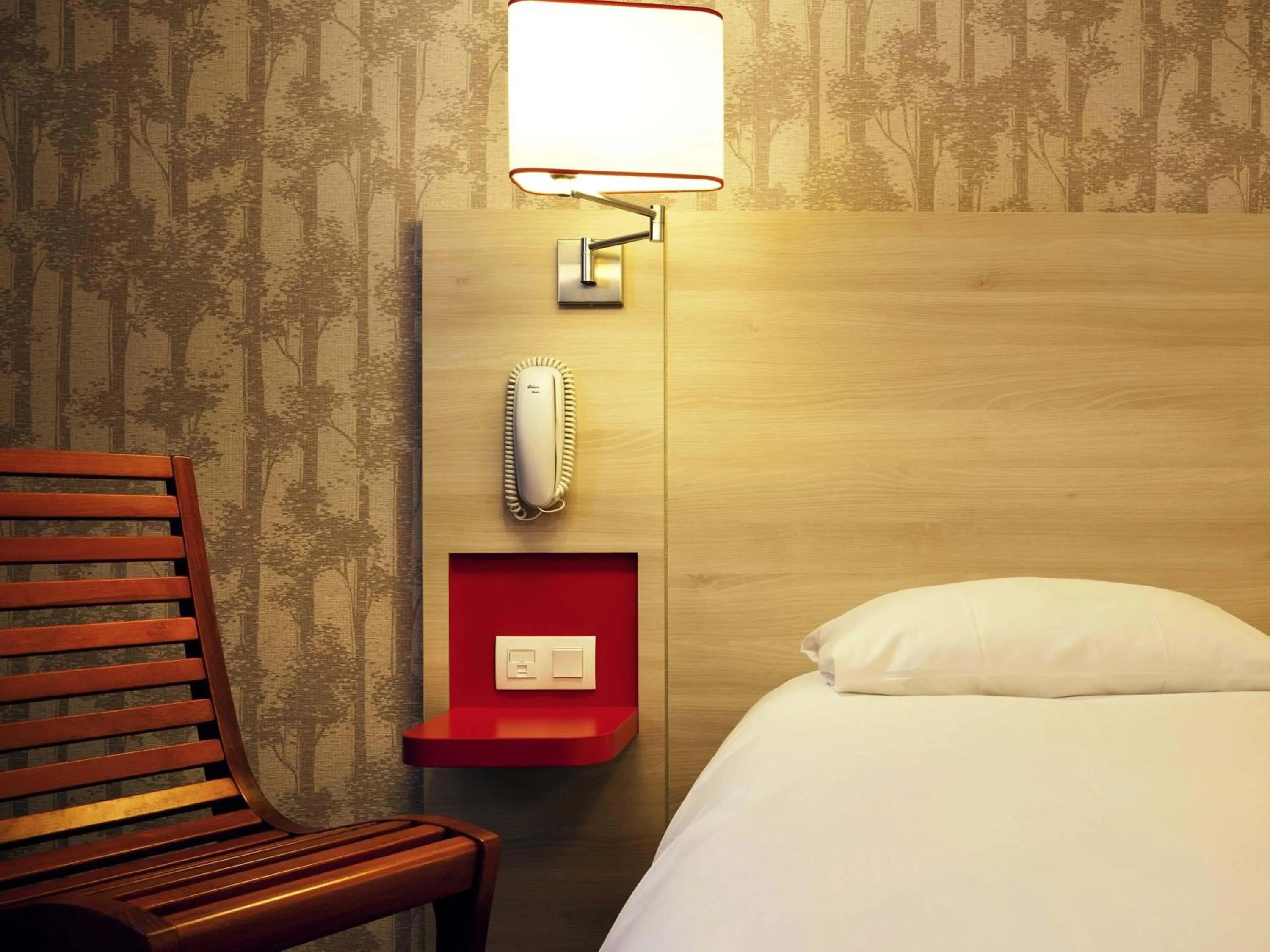 Standard Twin Room - single occupancy in ibis Styles Ouistreham