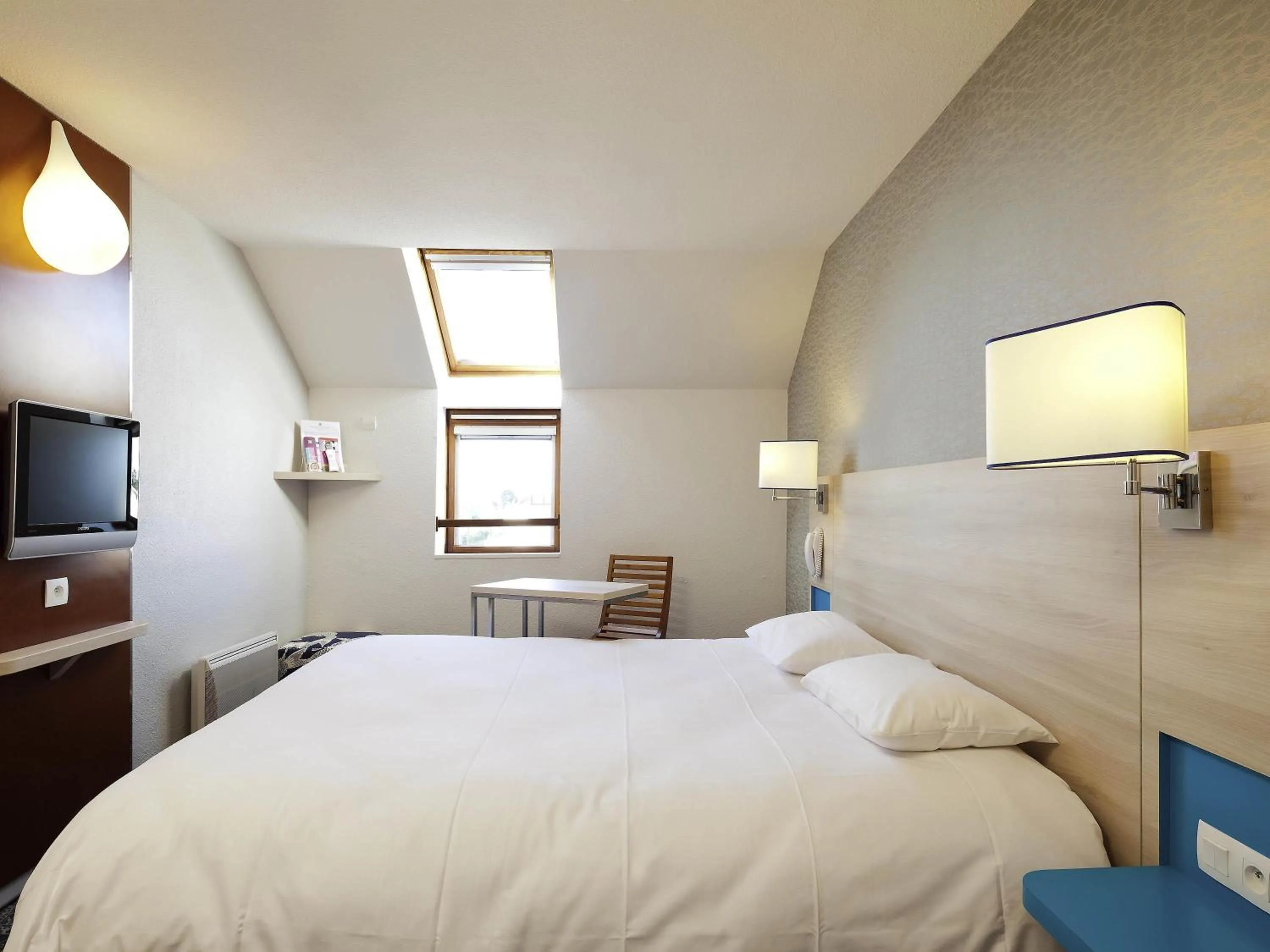 Standard Double Room - single occupancy in ibis Styles Ouistreham