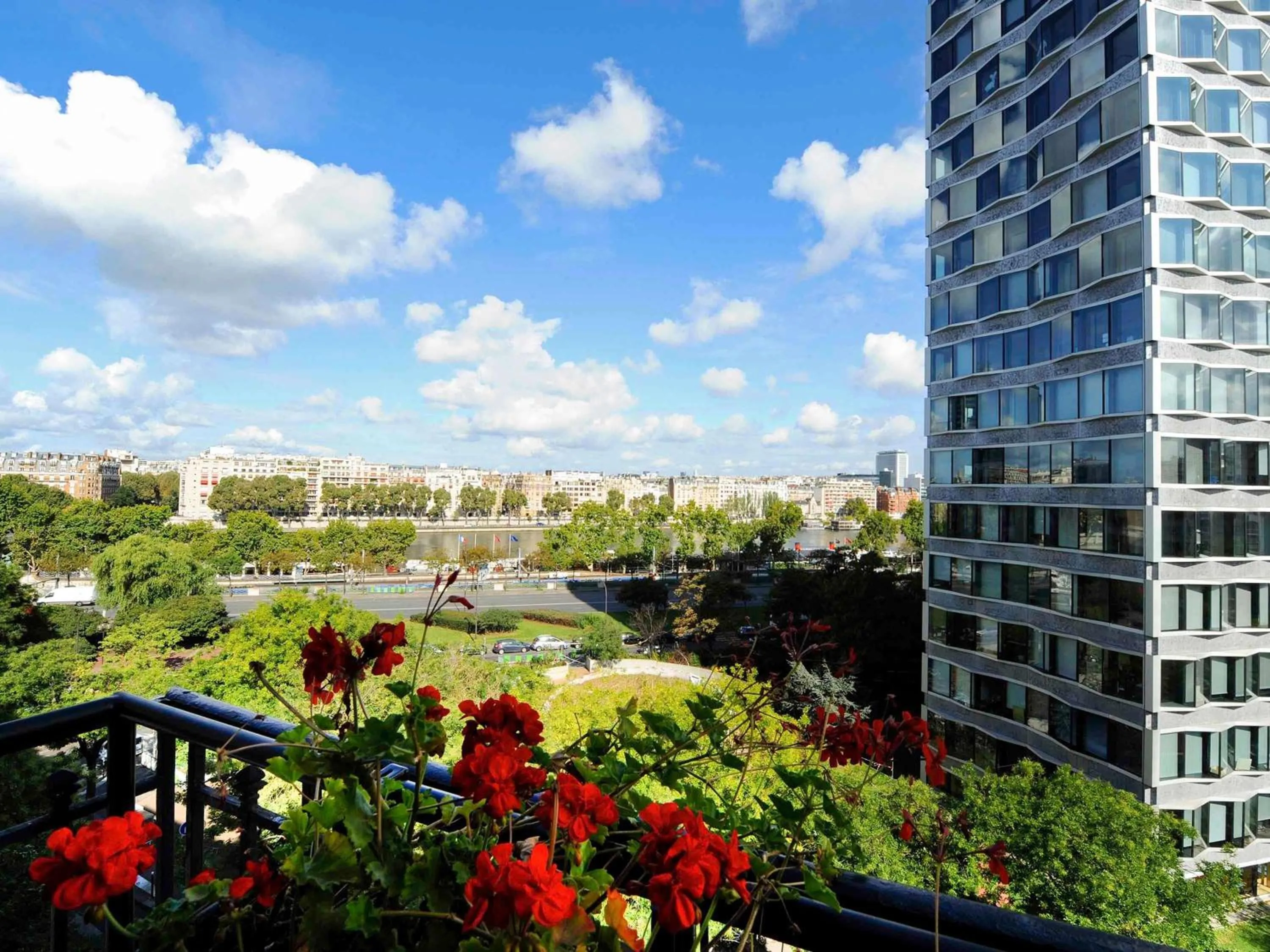 Deluxe Room with terrace - One Double Bed in Mercure Paris Tour Eiffel Pont Mirabeau