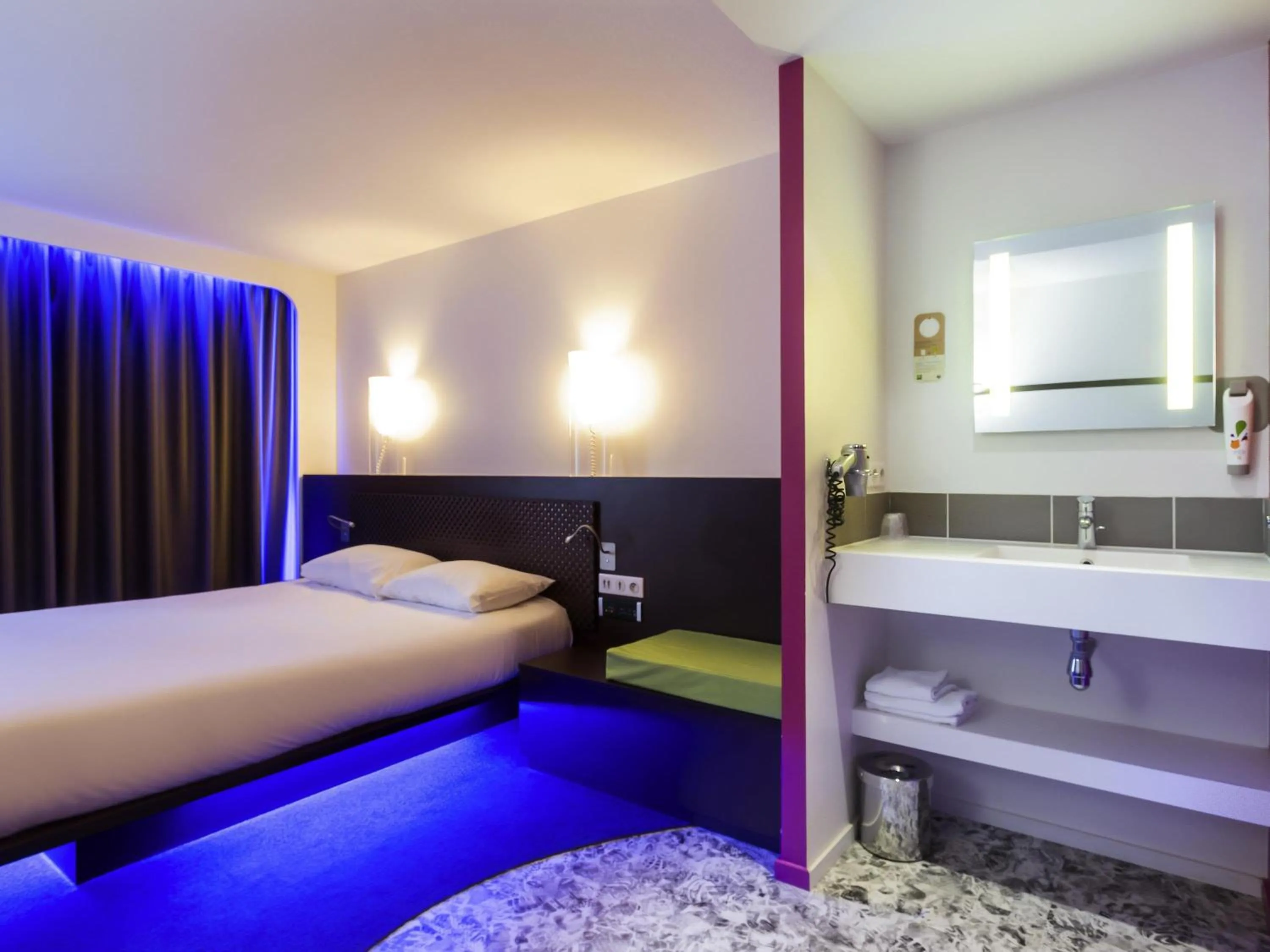 Standard Double Room - single occupancy in ibis Styles Lorient Caudan