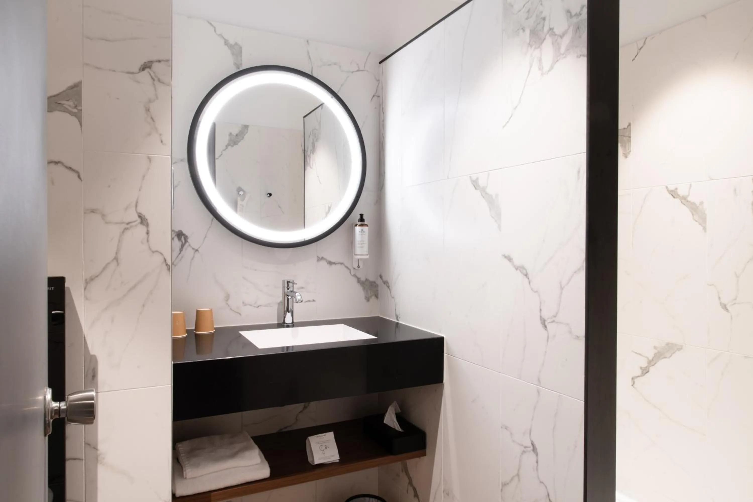 Standard Twin Room in Mercure Caen Centre Port De Plaisance