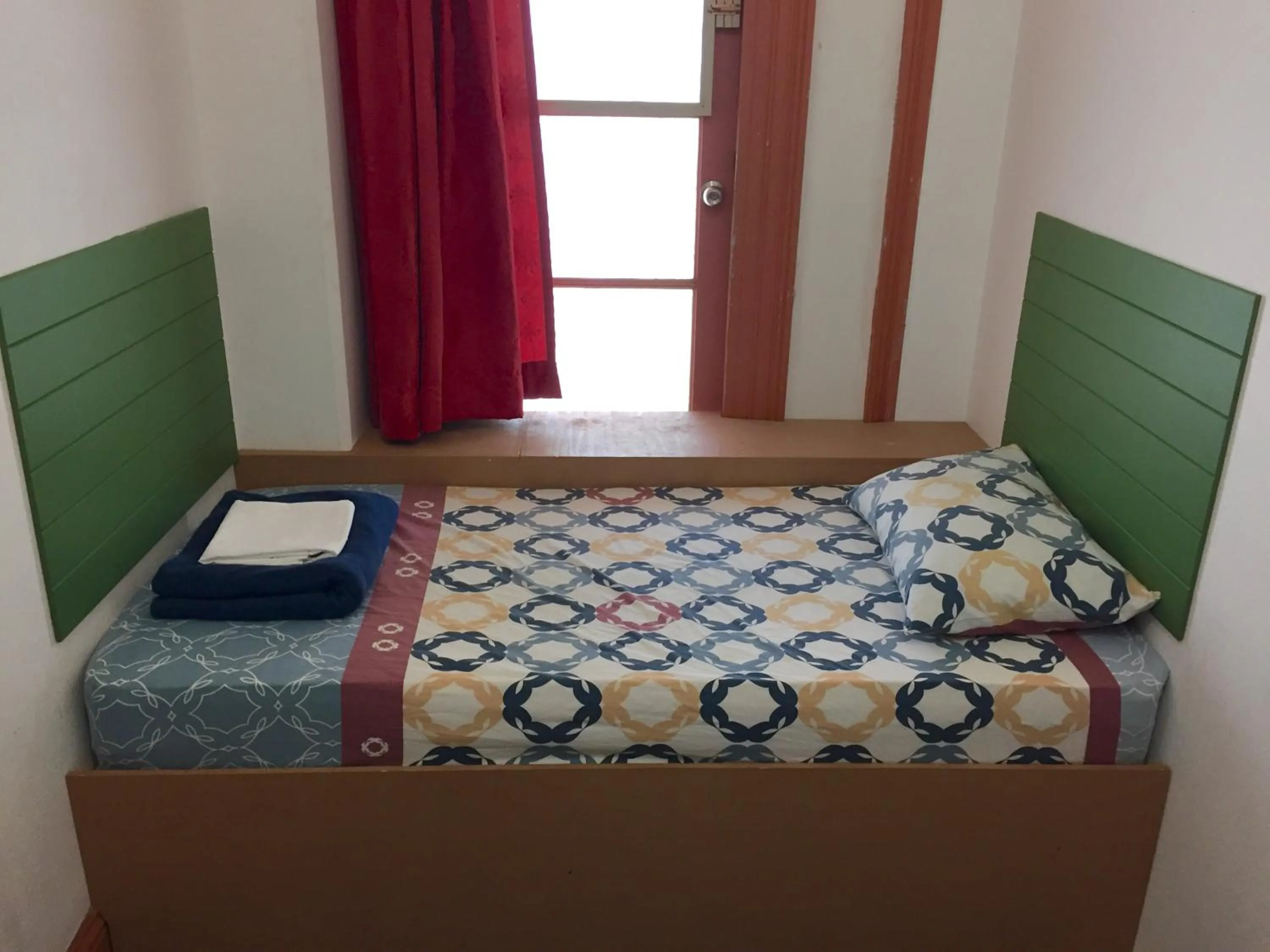 Single Room with Shared Bathroom in Hay Street Traveller's Inn