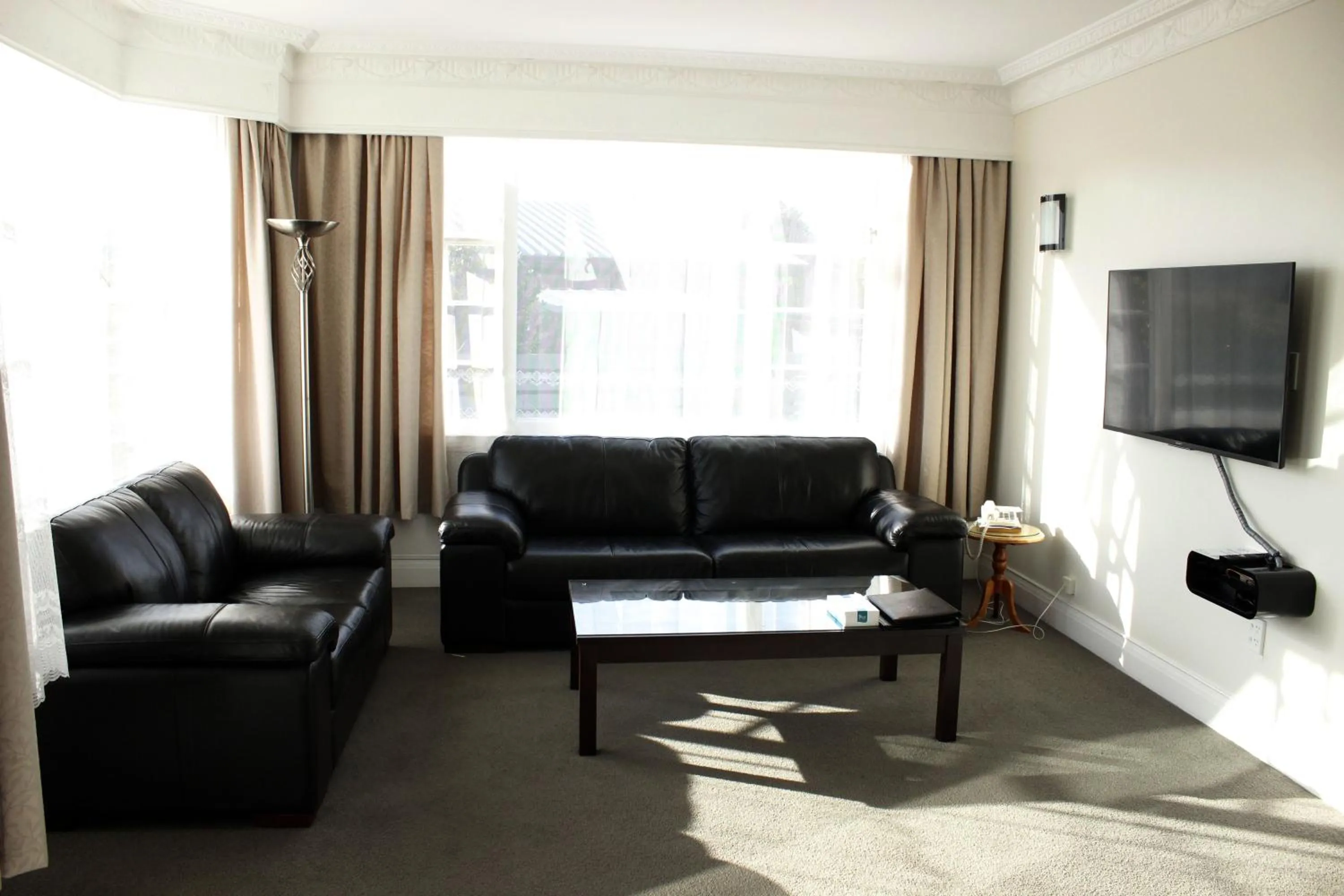 Two-Bedroom Apartment in Colonial Motel