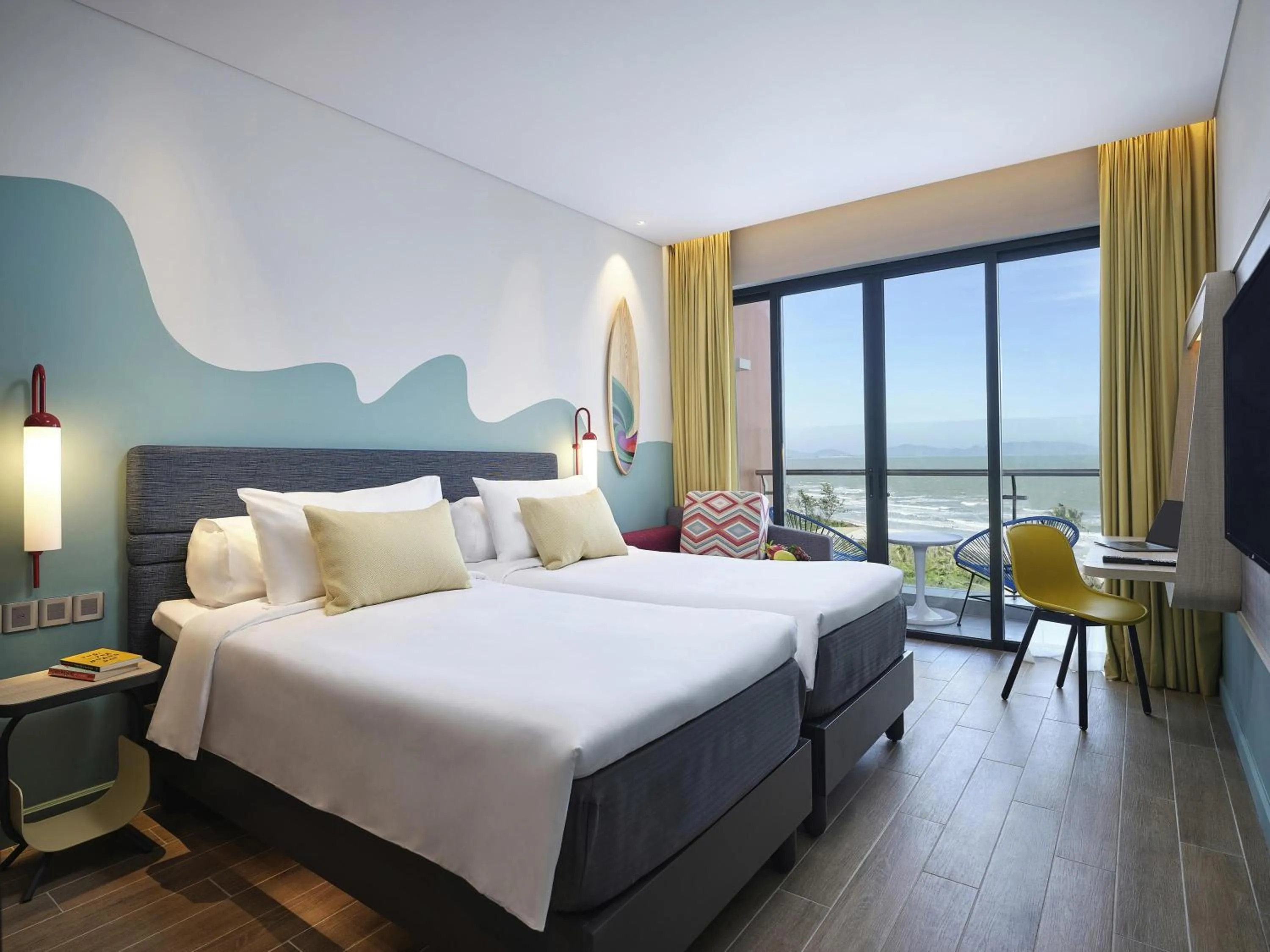 Premium Twin Room with Balcony and Sea View in ibis Styles Vung Tau