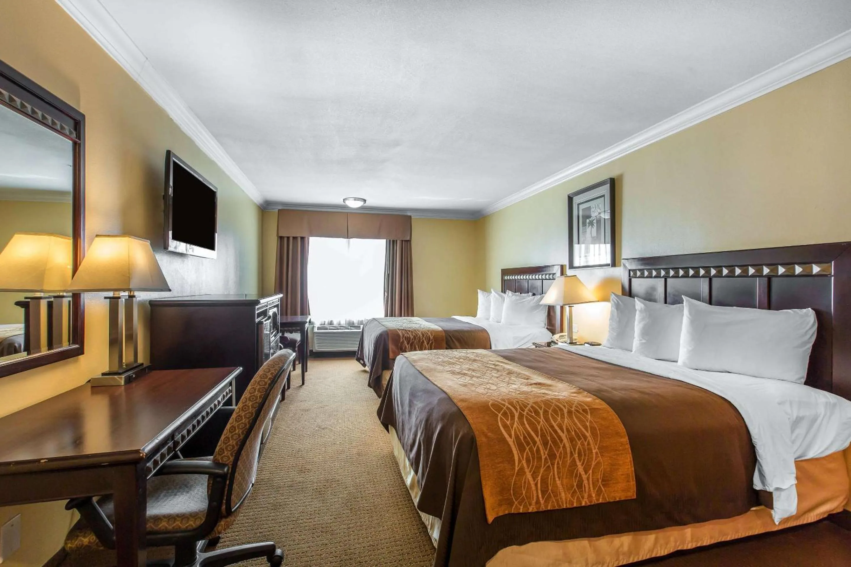 Standard Room, 2 Queen Beds, Non Smoking in Quality Inn & Suites Bell Gardens-Los Angeles